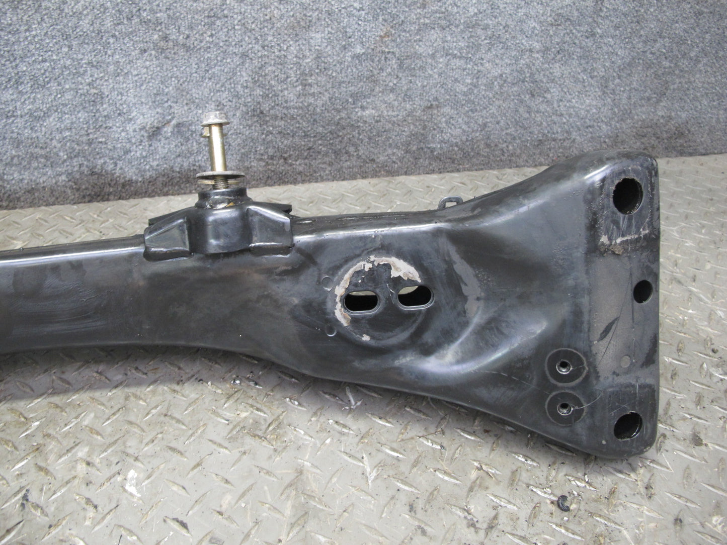 01-05 Lexus JCE10L IS300 Front Suspension Crossmember Sub Frame Subframe OEM