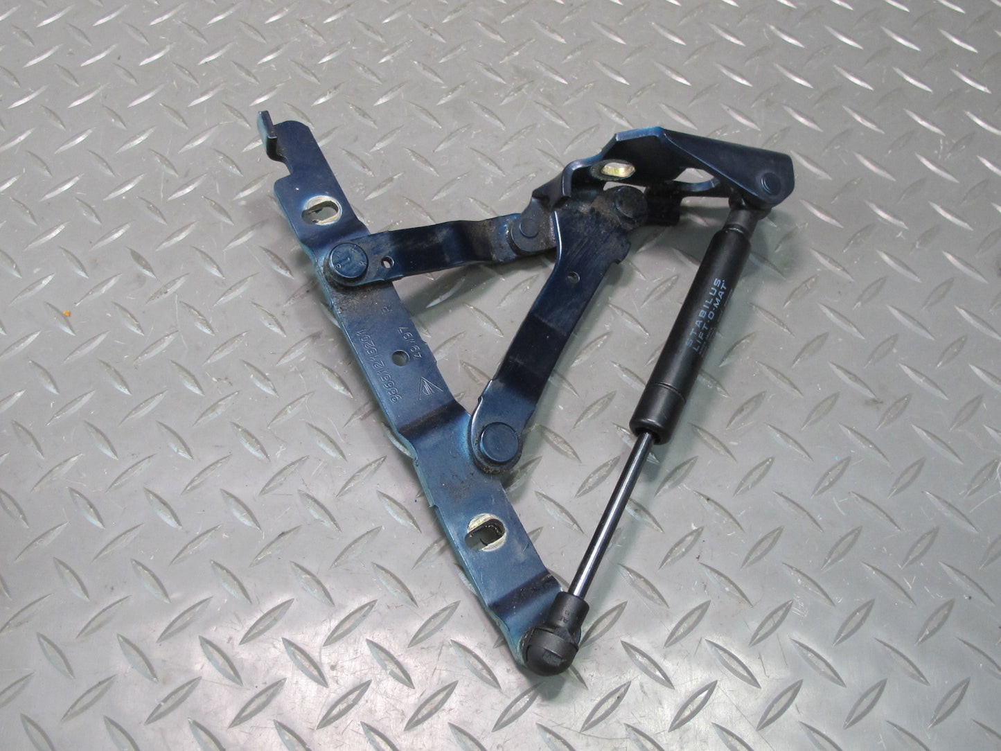 1997-2004 Porsche Boxster 986 Rear Trunk Lid Hinge Bracket w Support Set of 2