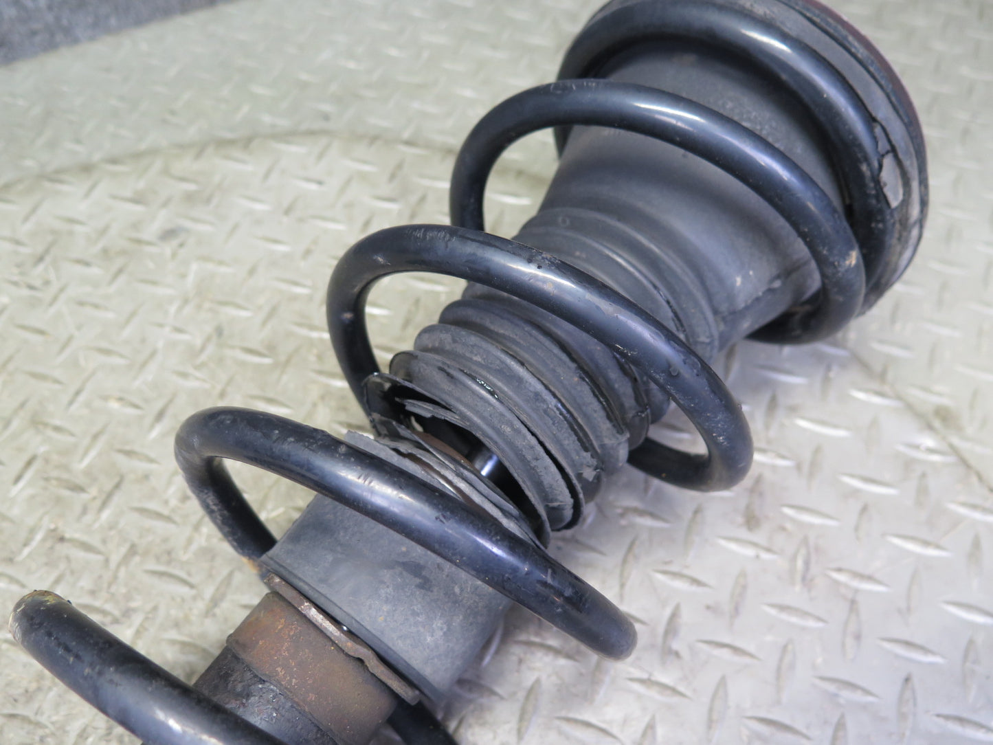 98-00 Lexus UCF20L LS400 RWD Set of 2 Rear Strut Shock Absorber 102K Miles OEM