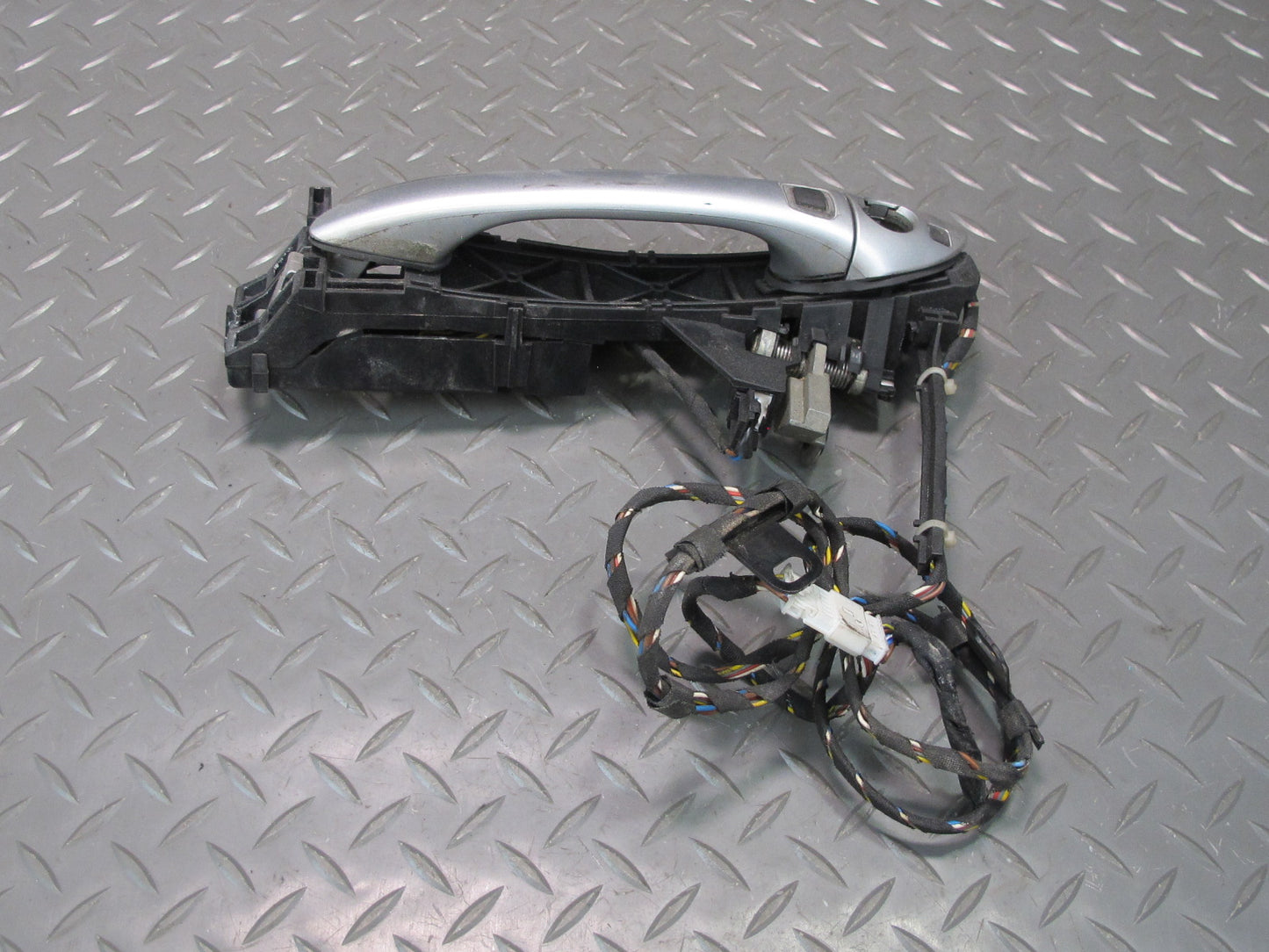 03-06 Mercedes R230 SL500 Front Left Door Exterior Handle Keyless GO Silver OEM