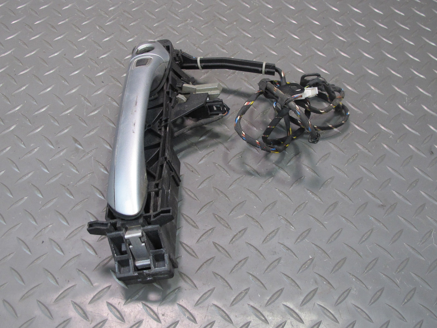 03-06 Mercedes R230 SL500 Front Left Door Exterior Handle Keyless GO Silver OEM