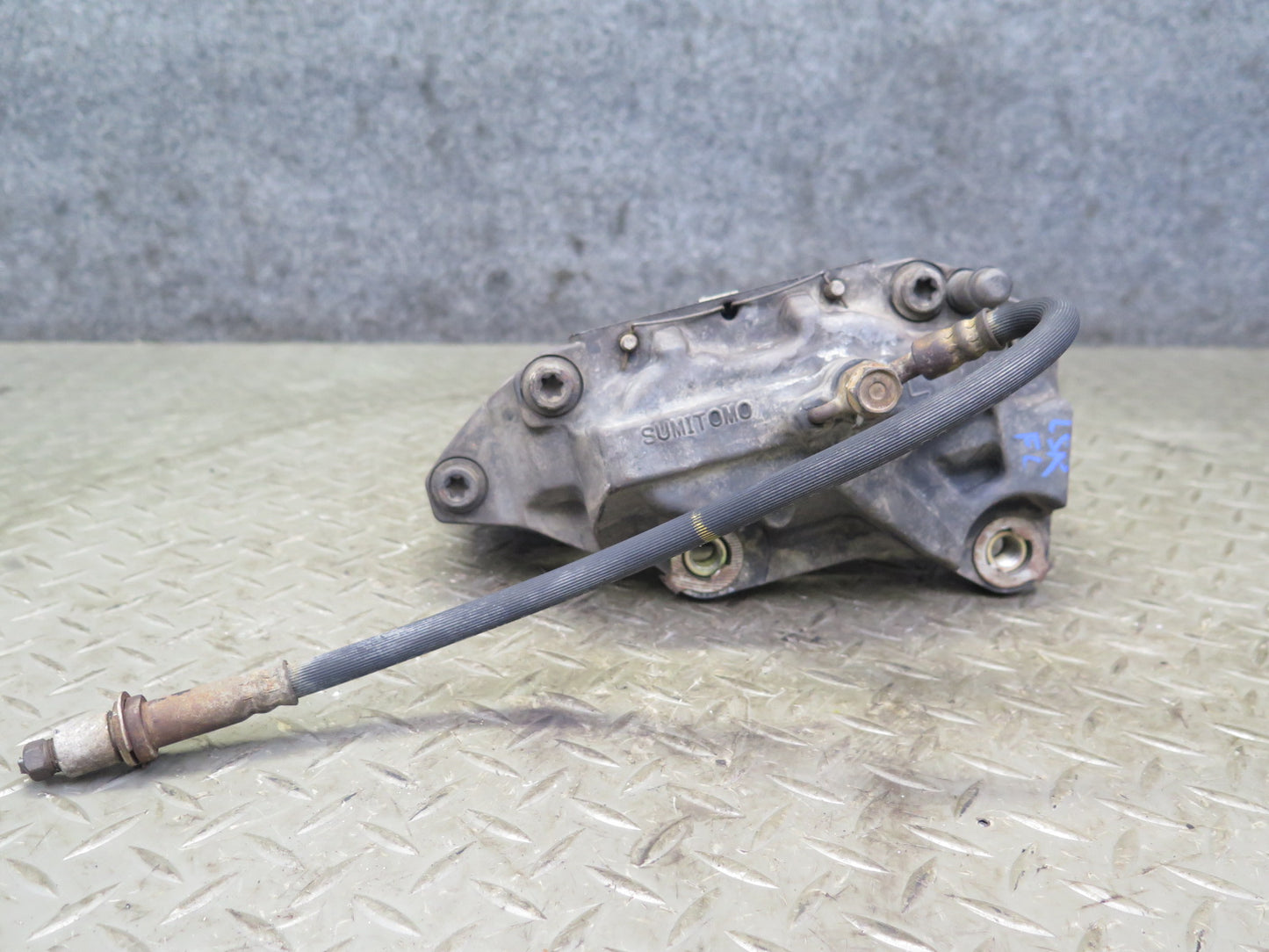 95-00 Lexus UCF20L LS400 Set of 2 Front Left Right Brake Caliper Sumitomo OEM