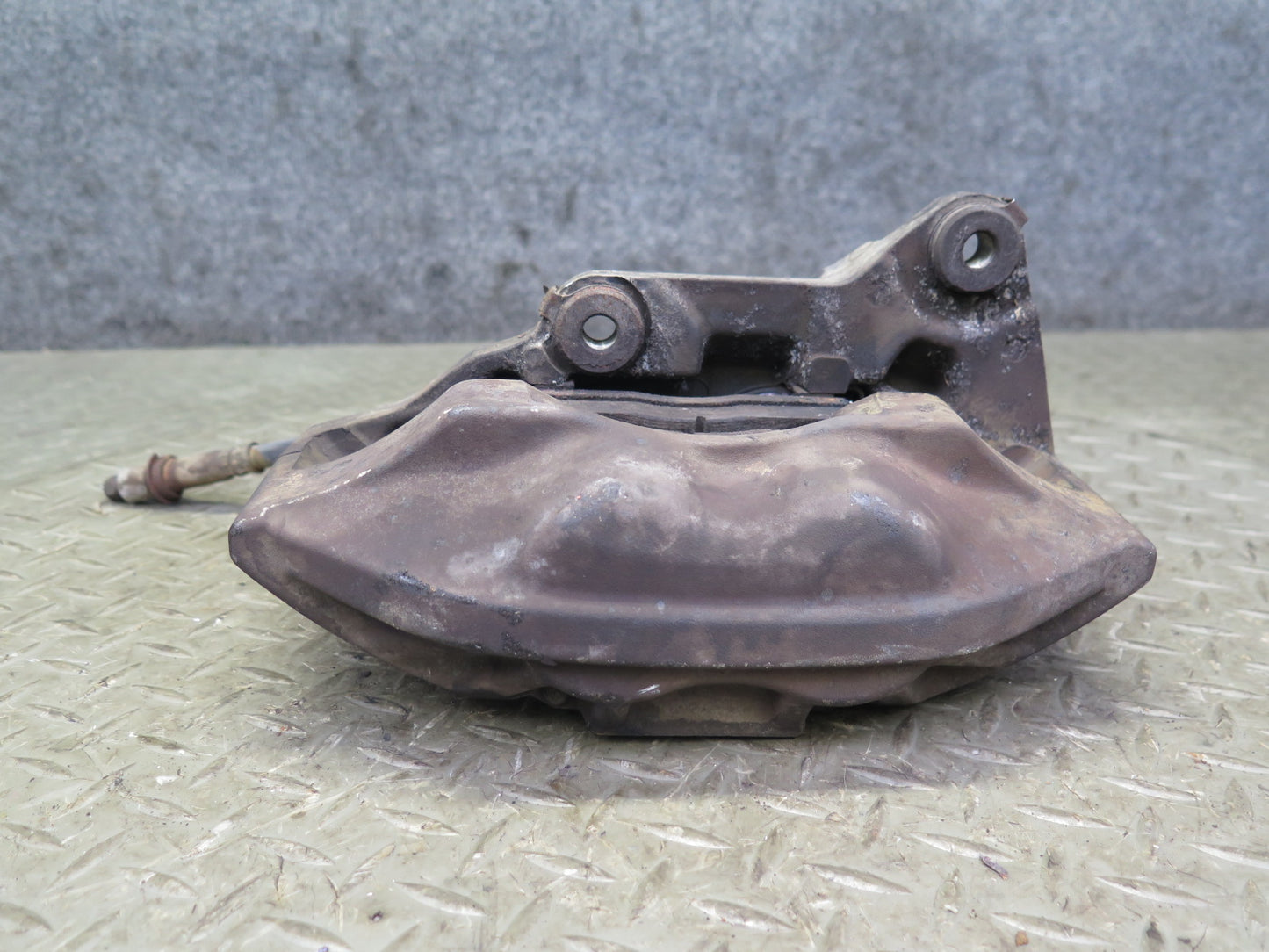 95-00 Lexus UCF20L LS400 Set of 2 Front Left Right Brake Caliper Sumitomo OEM