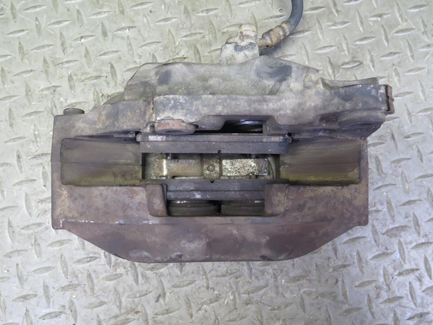 95-00 Lexus UCF20L LS400 Set of 2 Front Left Right Brake Caliper Sumitomo OEM