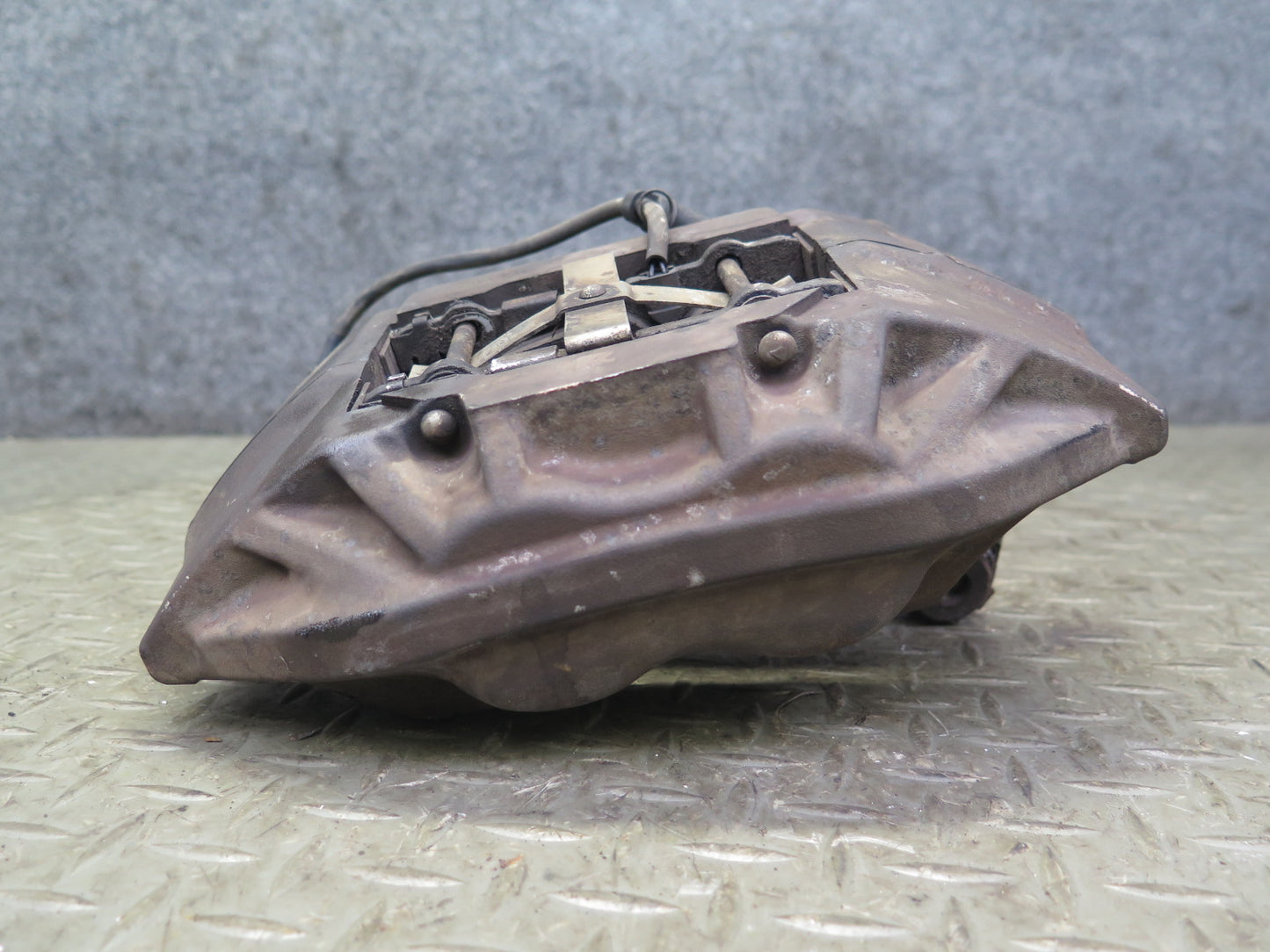 95-00 Lexus UCF20L LS400 Set of 2 Front Left Right Brake Caliper Sumitomo OEM