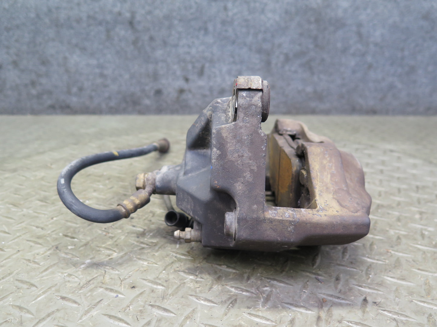 95-00 Lexus UCF20L LS400 Set of 2 Front Left Right Brake Caliper Sumitomo OEM