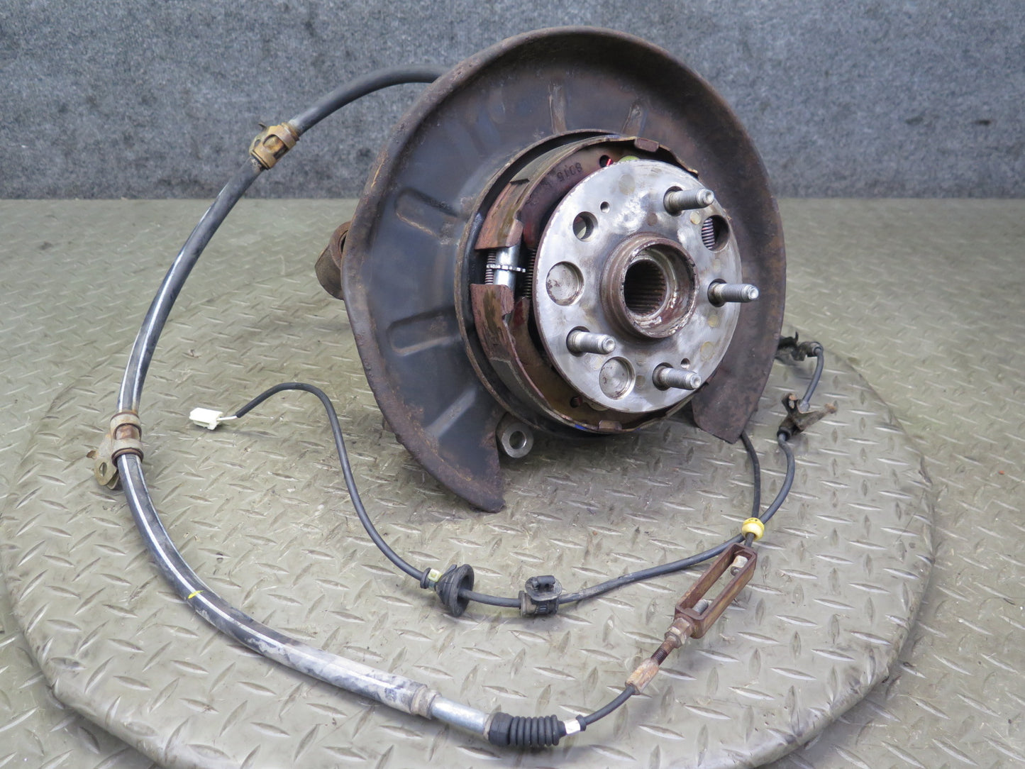 98-00 Lexus UCF20L LS400 Rear Left Spindle Knuckle Wheel Hub Bearing 102K OEM