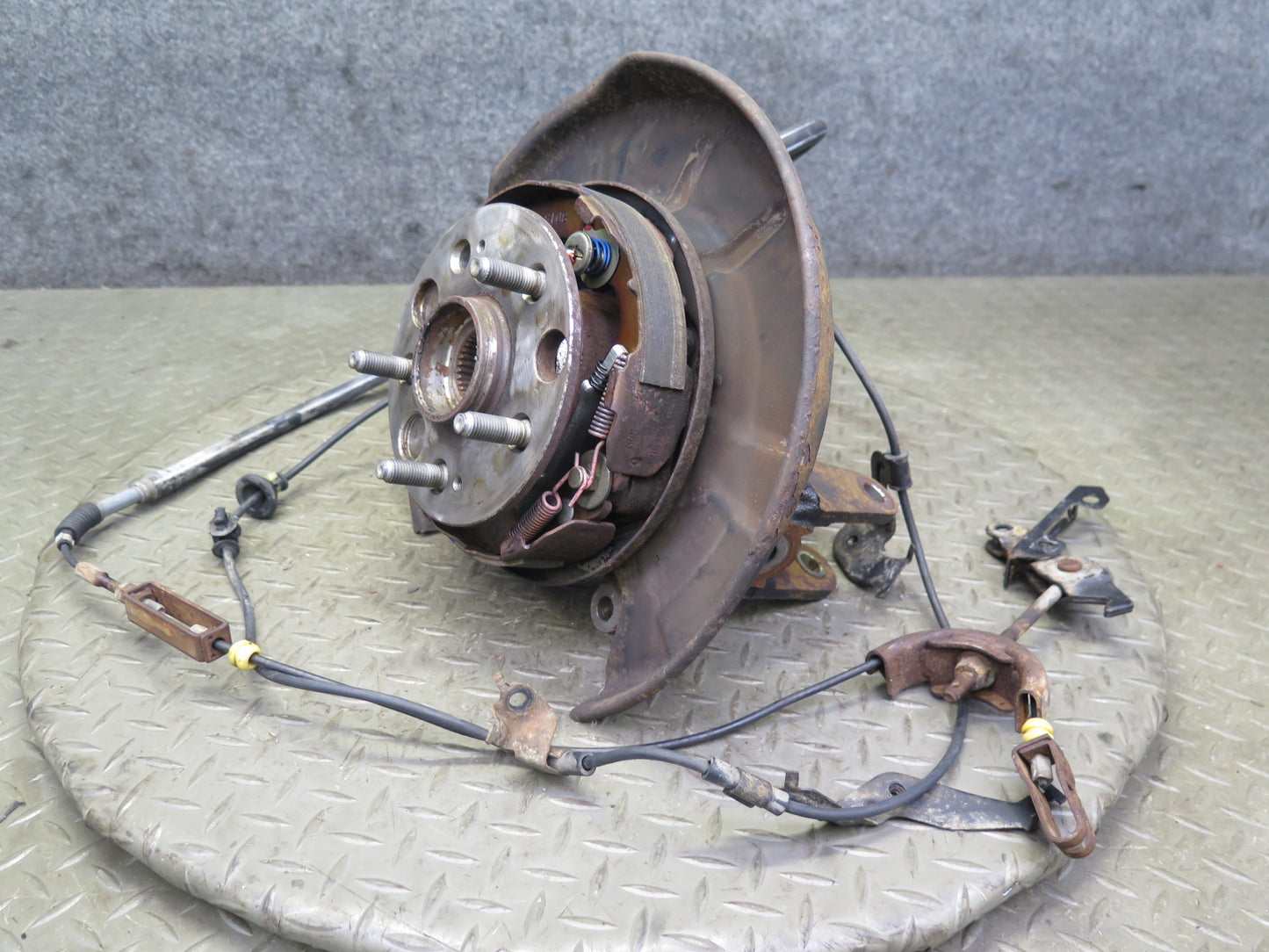 98-00 Lexus UCF20L LS400 Rear Left Spindle Knuckle Wheel Hub Bearing 102K OEM