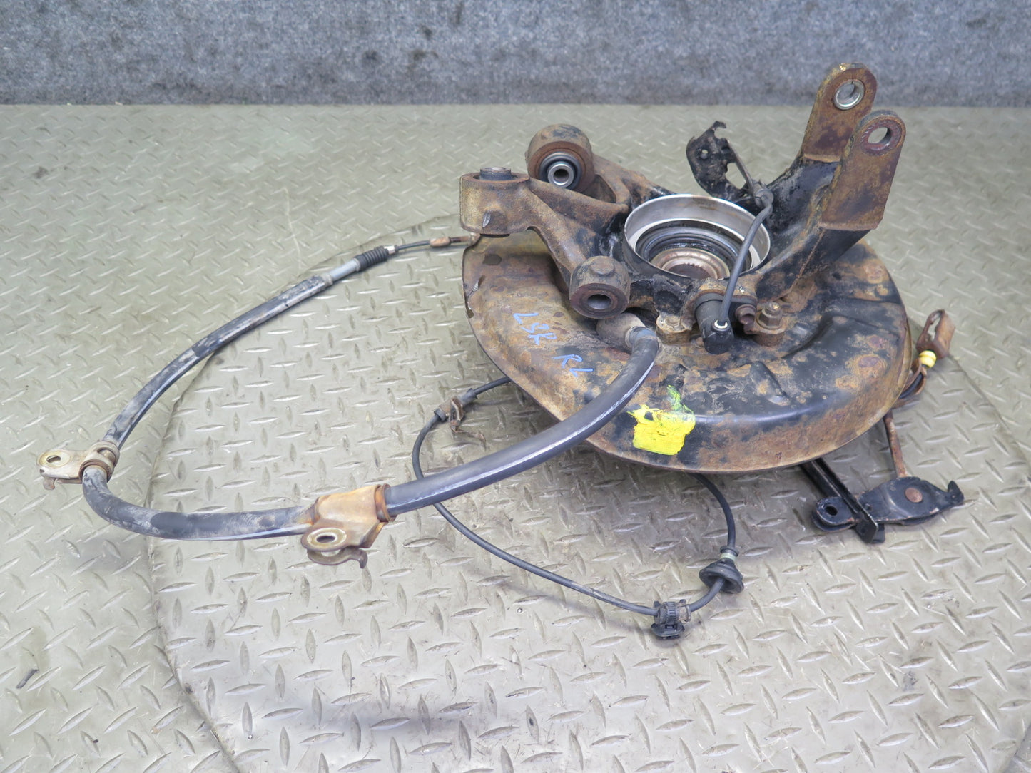 98-00 Lexus UCF20L LS400 Rear Left Spindle Knuckle Wheel Hub Bearing 102K OEM