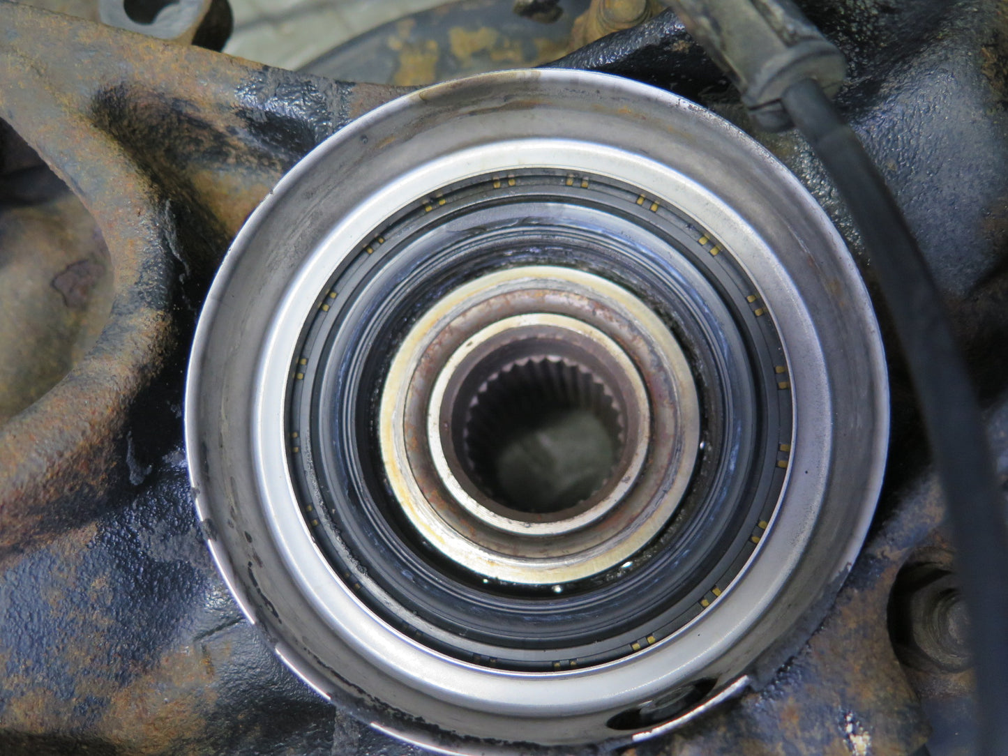 98-00 Lexus UCF20L LS400 Rear Left Spindle Knuckle Wheel Hub Bearing 102K OEM