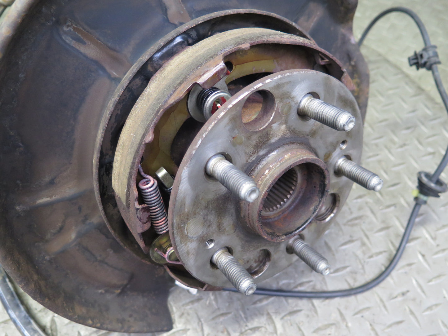 98-00 Lexus UCF20L LS400 Rear Right Spindle Knuckle Wheel Hub Bearing 102K OEM