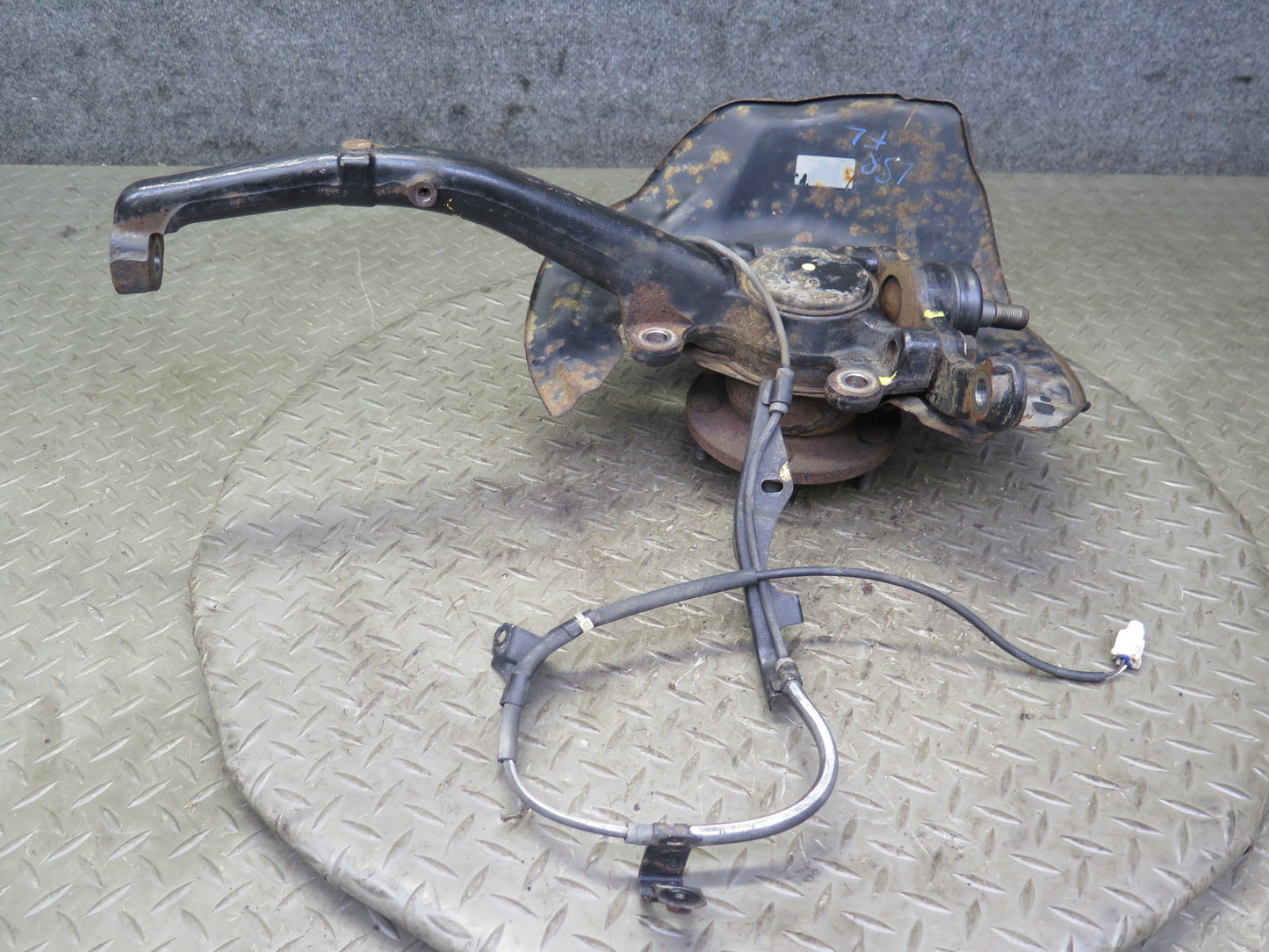 98-00 Lexus UCF20L LS400 Front Left Spindle Knuckle Wheel Hub Bearing 102K OEM