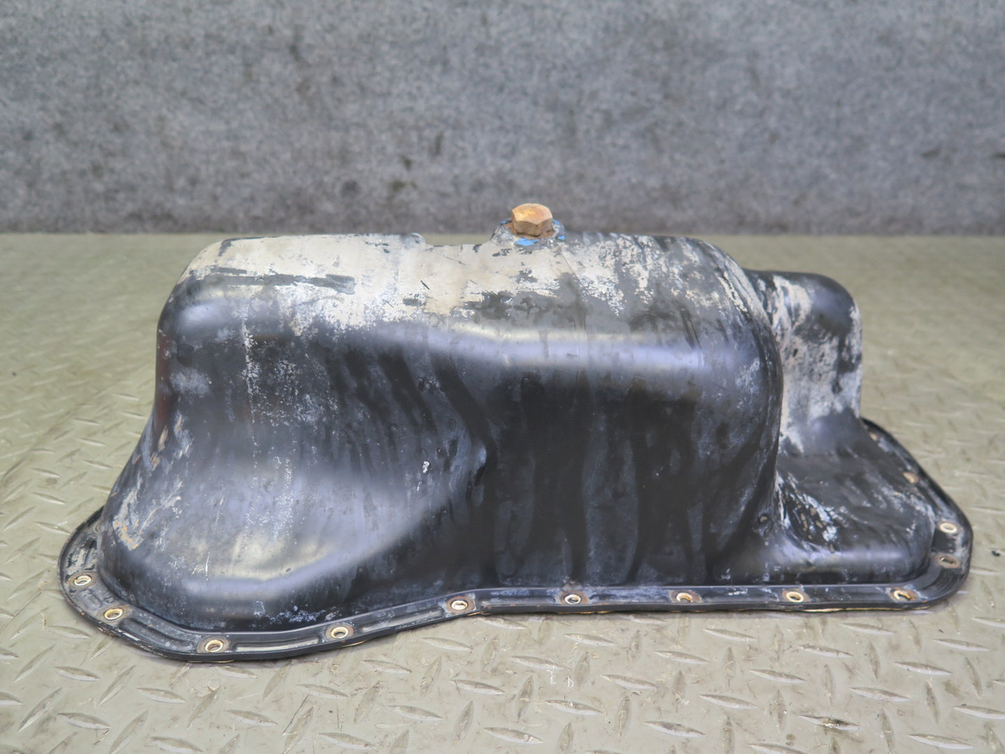 99-00 VW Eurovan T4 2.8L AES Engine Motor Lower Oil Pan OEM