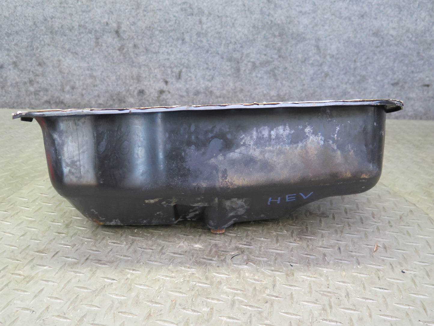 99-00 VW Eurovan T4 2.8L AES Engine Motor Lower Oil Pan OEM