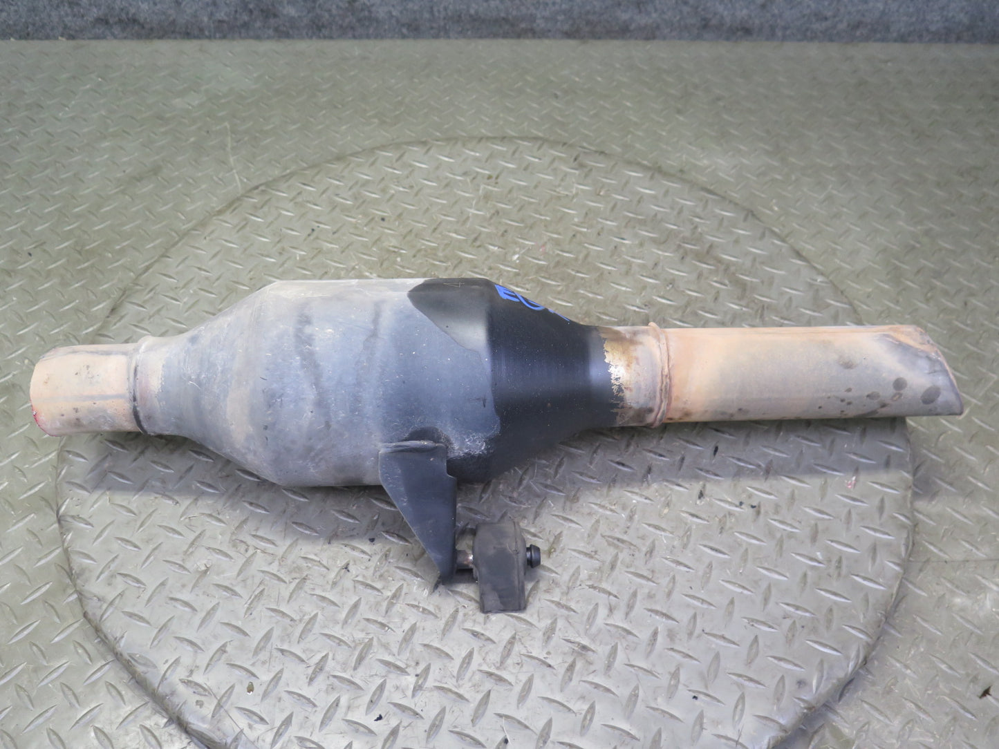 2003-2009 Lexus UZJ120L GX470 4WD Rear  Exhaust Muffler
