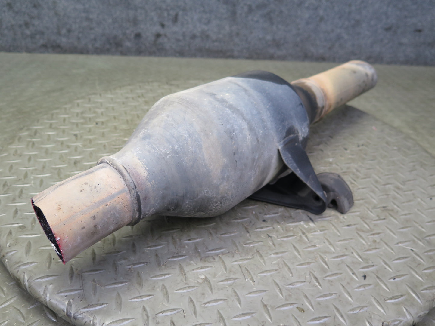 2003-2009 Lexus UZJ120L GX470 4WD Rear  Exhaust Muffler