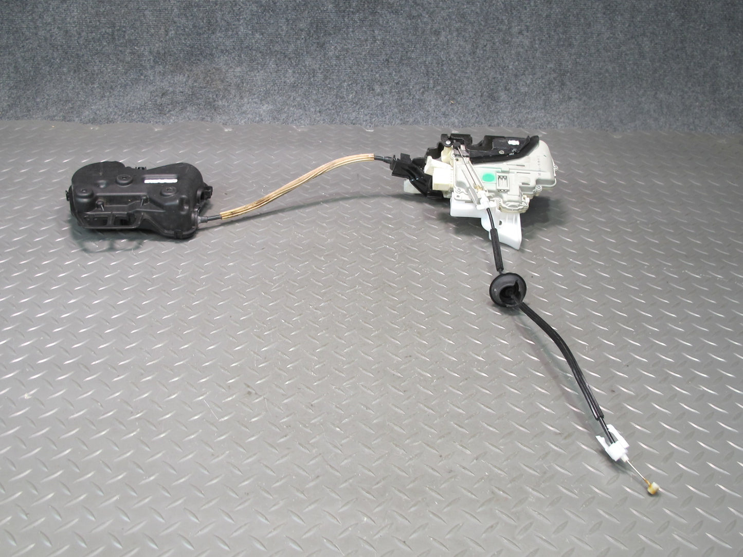 17-23 Porsche Panamera 971 Front Left Door Lock Latch Actuator w Soft Close
