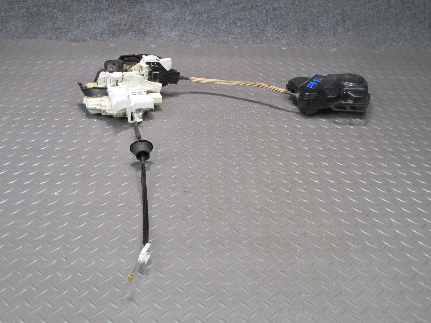 17-23 Porsche Panamera 971 Front Left Door Lock Latch Actuator w Soft Close