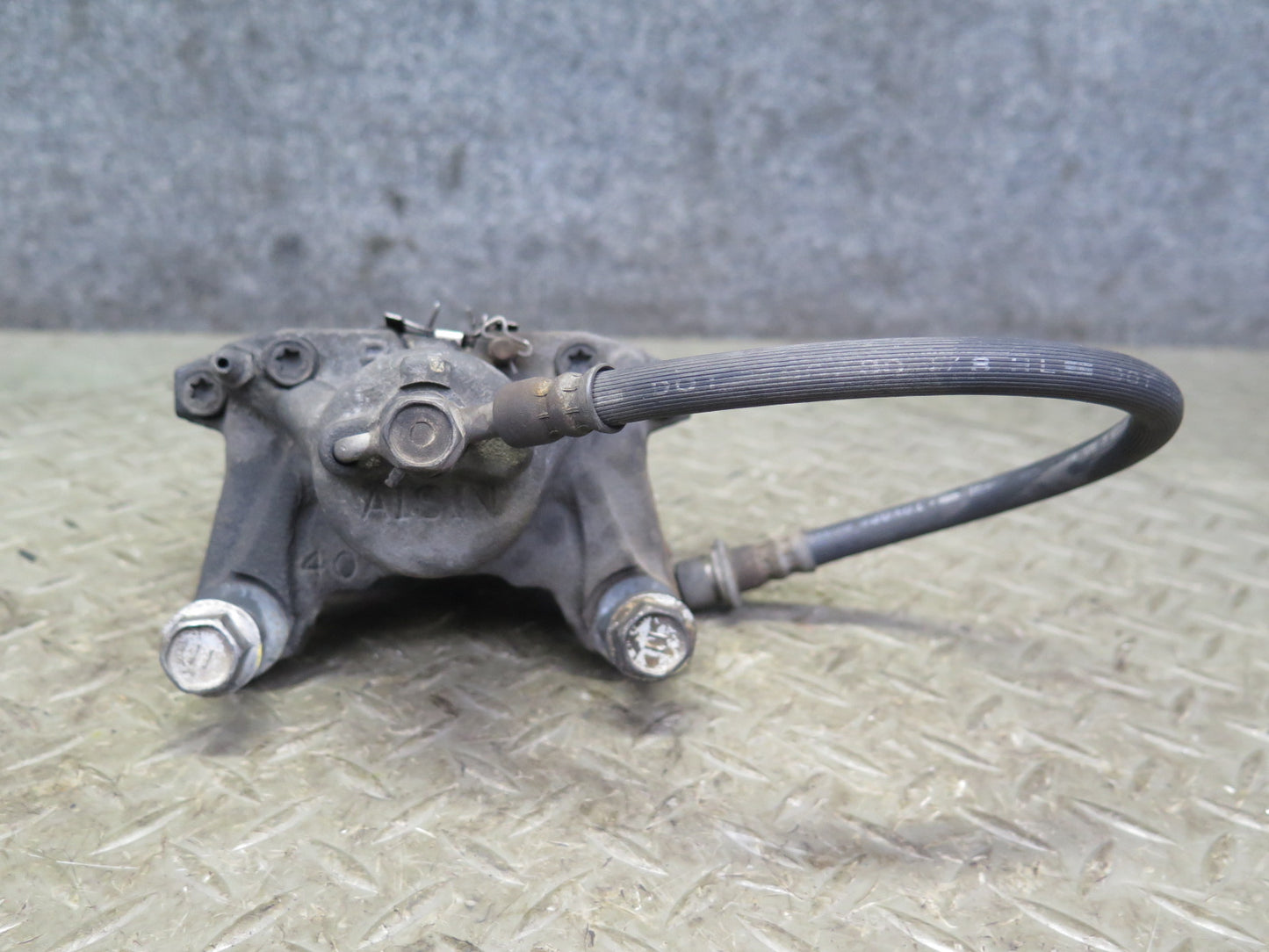 01-05 Lexus JCE10L IS300 Set of 2 Rear Left & Right Brake Caliper OEM