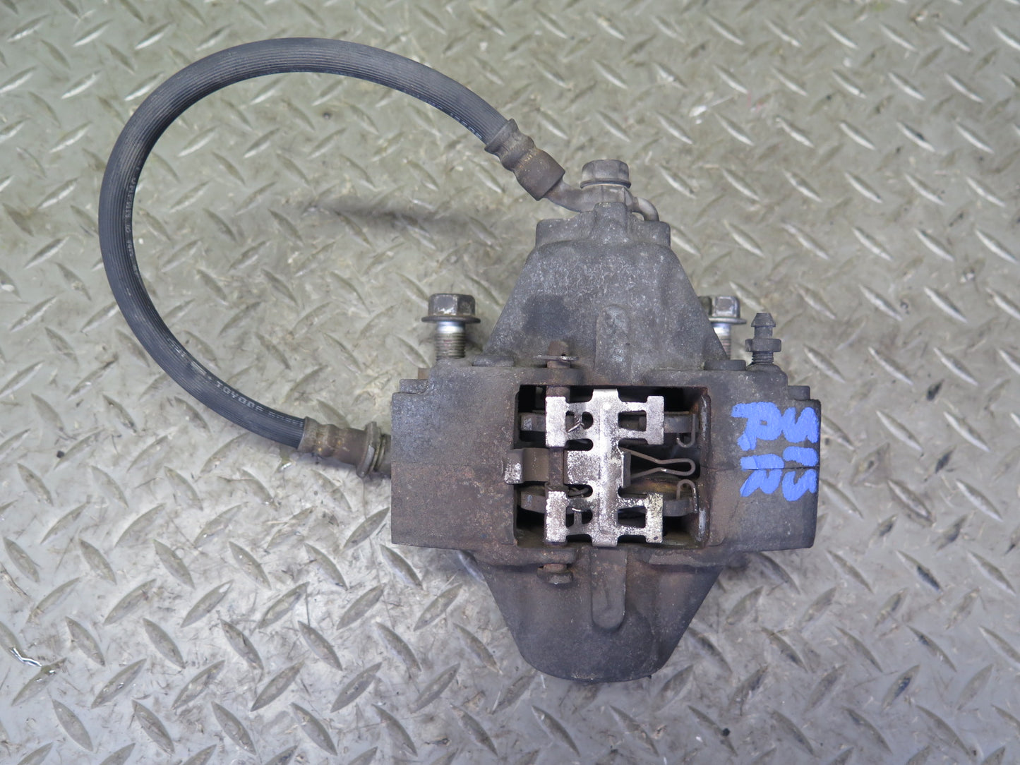 01-05 Lexus JCE10L IS300 Set of 2 Rear Left & Right Brake Caliper OEM