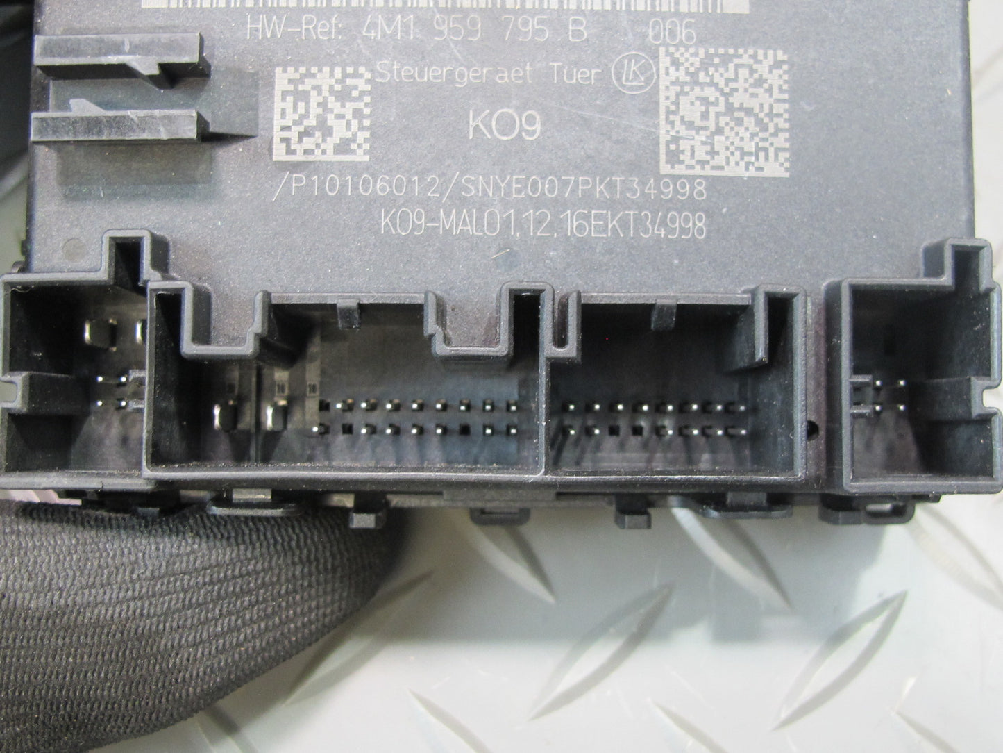 17-23 Porsche Panamera 971 Rear Left & Right Door Control Module 4M1959795B