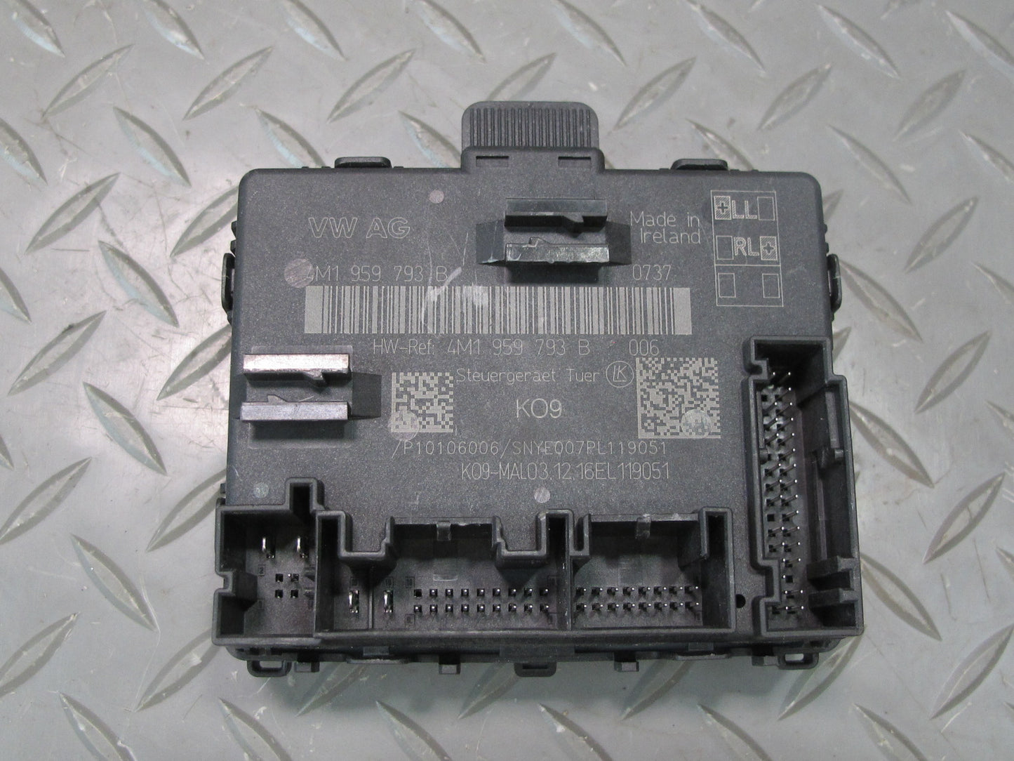 17-23 Porsche Panamera 971 Front Left Door Control Module 4M1959793B