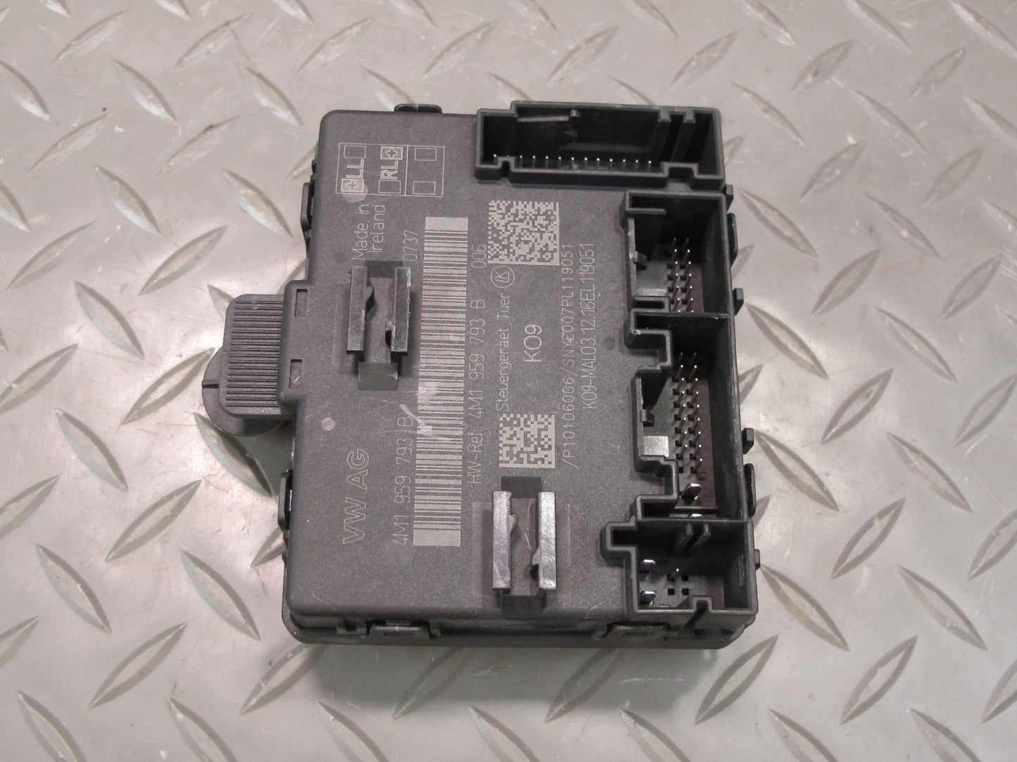 17-23 Porsche Panamera 971 Front Left Door Control Module 4M1959793B