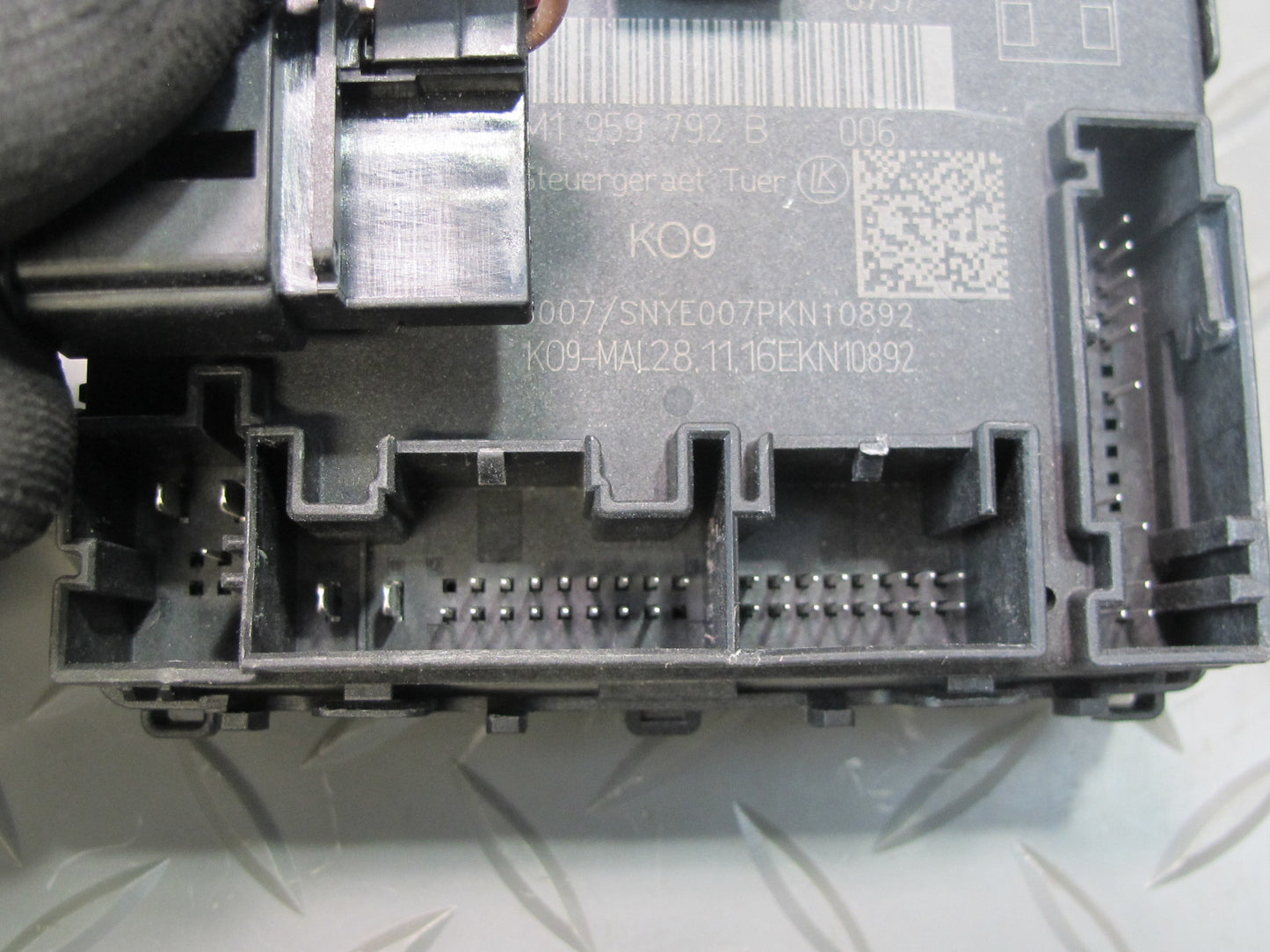 17-23 Porsche Panamera 971 Front Right Door Control Module 4M1959792B