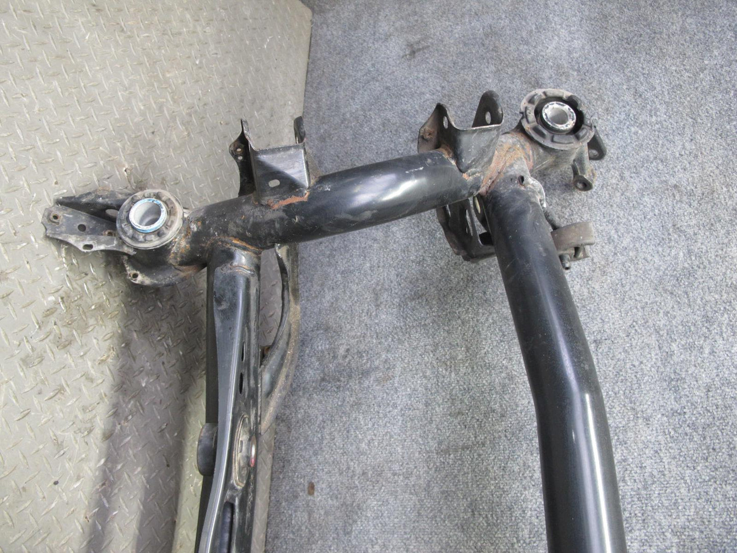 95-97 Toyota UCF20 Celsior 4.0L Rear Suspension Subframe Crossmember 43K OEM