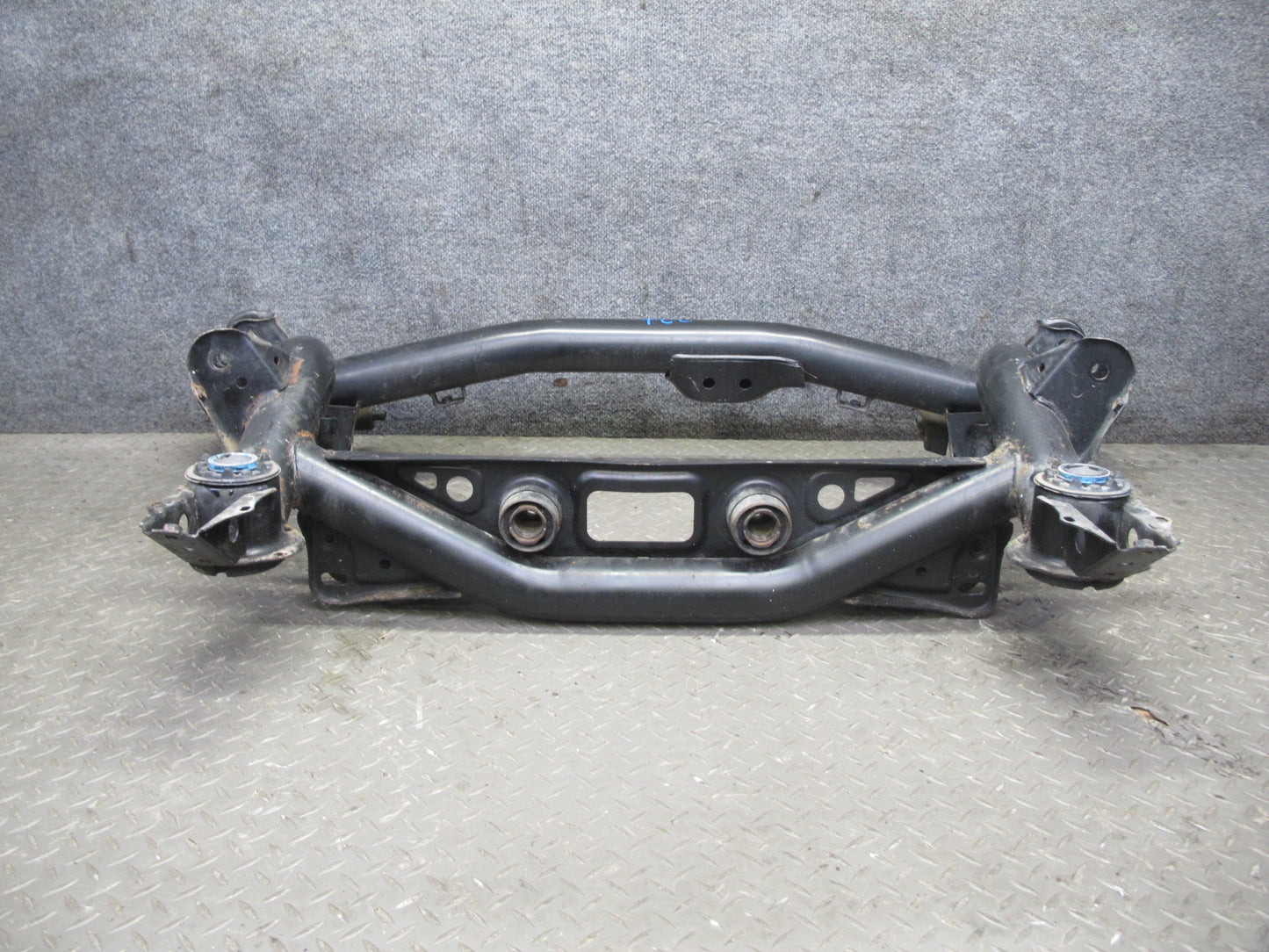 95-97 Toyota UCF20 Celsior 4.0L Rear Suspension Subframe Crossmember 43K OEM