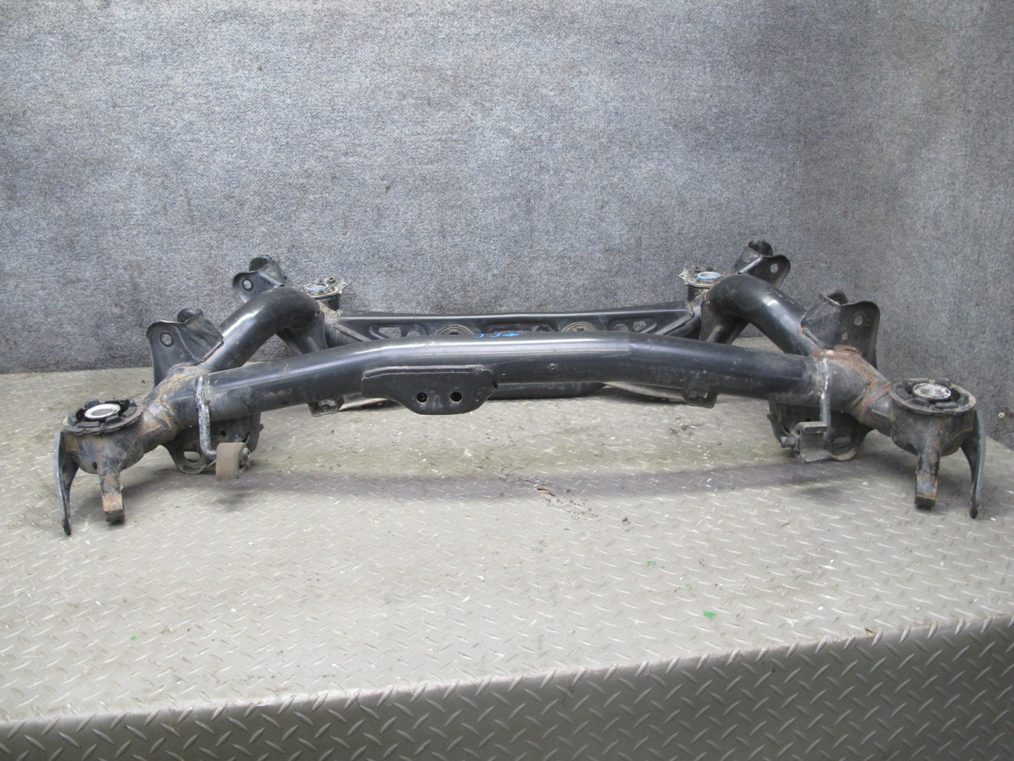 95-97 Toyota UCF20 Celsior 4.0L Rear Suspension Subframe Crossmember 43K OEM