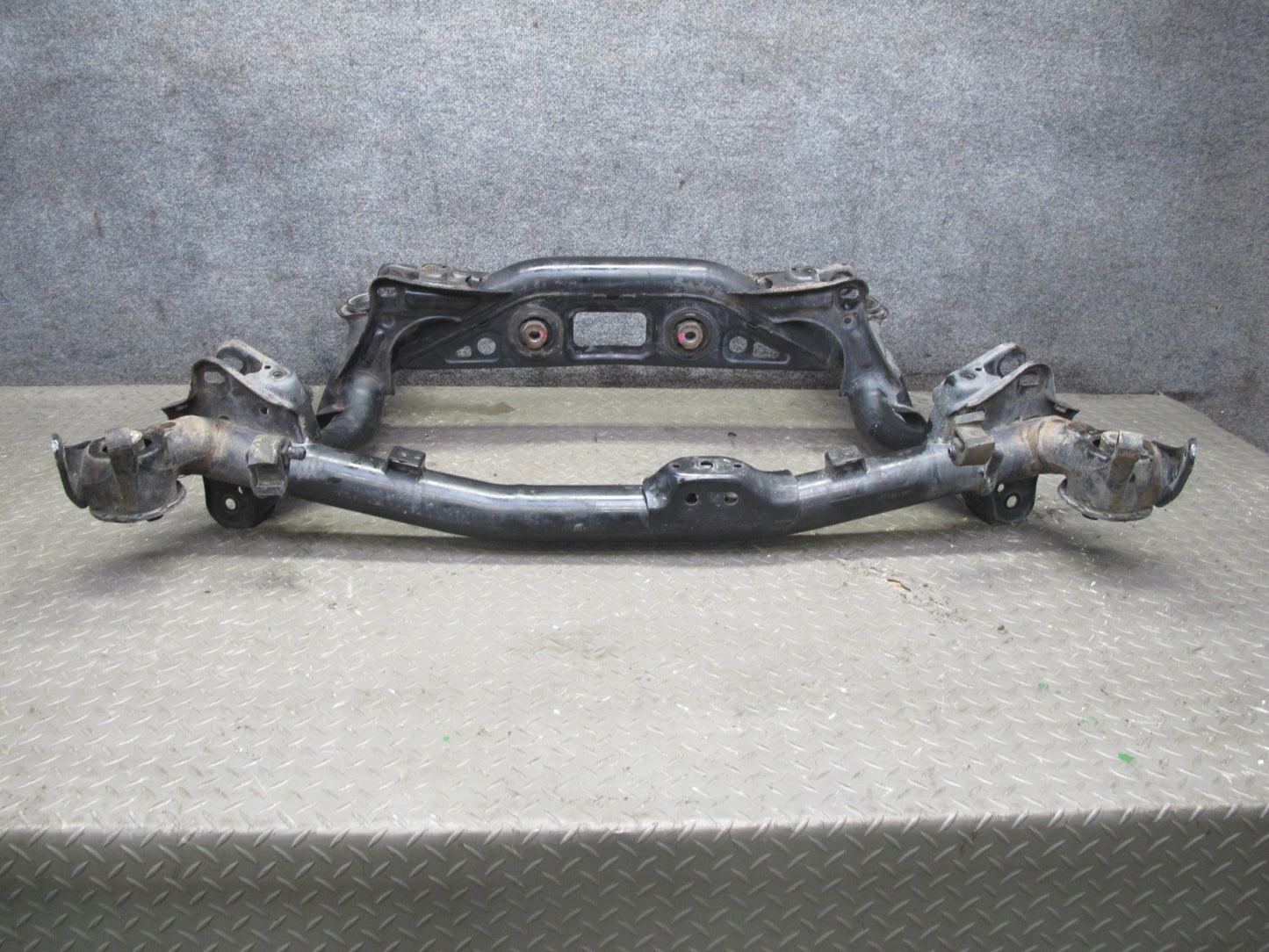 95-97 Toyota UCF20 Celsior 4.0L Rear Suspension Subframe Crossmember 43K OEM