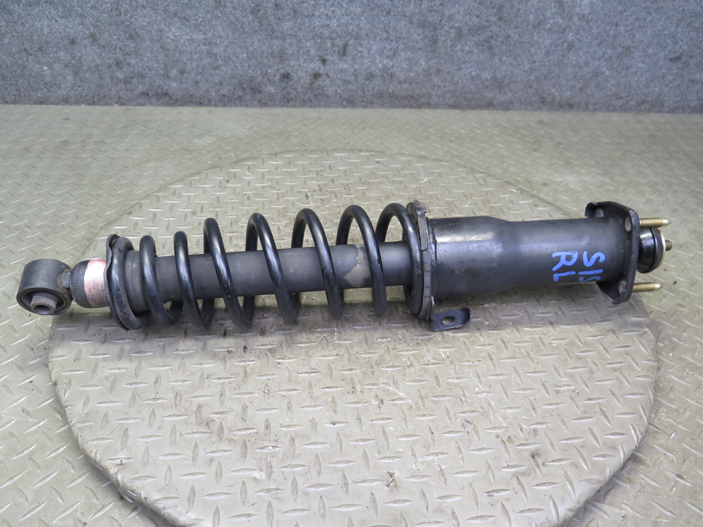 01-05 Lexus JCE10L IS300 Sedan Set of 2 Rear Strut Shock Absorber OEM