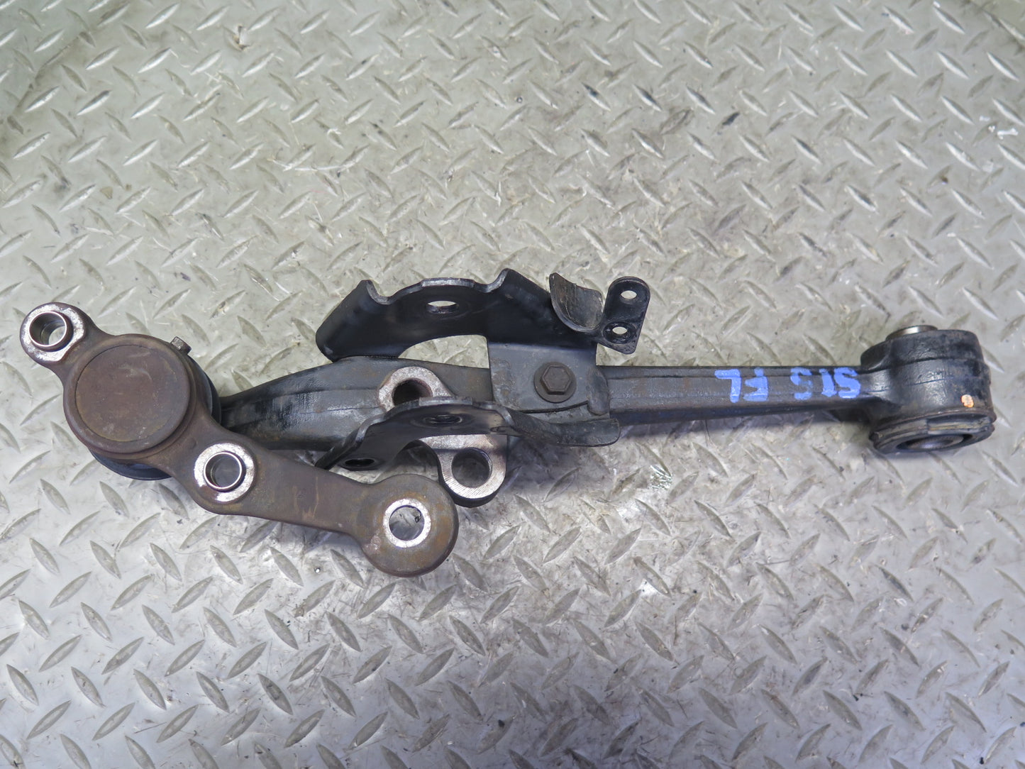 01-05 Lexus JCE10L IS300 Set of 3 Front Left Suspension Control Arm OEM