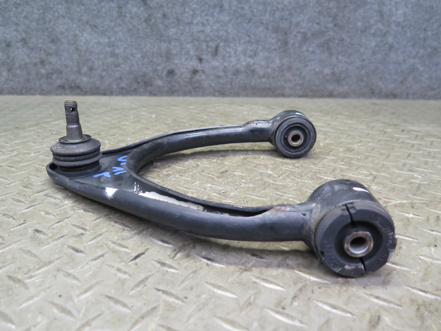 01-05 Lexus JCE10L IS300 Set of 3 Front Left Suspension Control Arm OEM