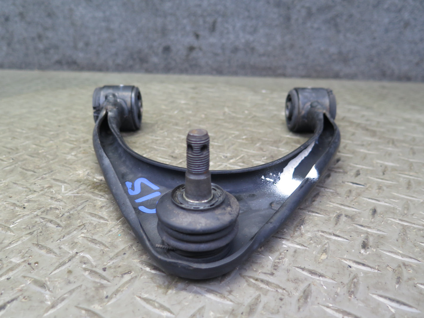 01-05 Lexus JCE10L IS300 Set of 3 Front Left Suspension Control Arm OEM