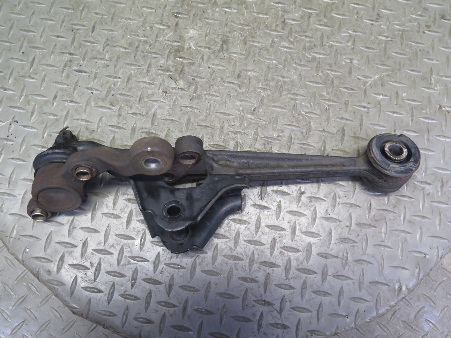 01-05 Lexus JCE10L IS300 Set of 3 Front Right Suspension Control Arm OEM