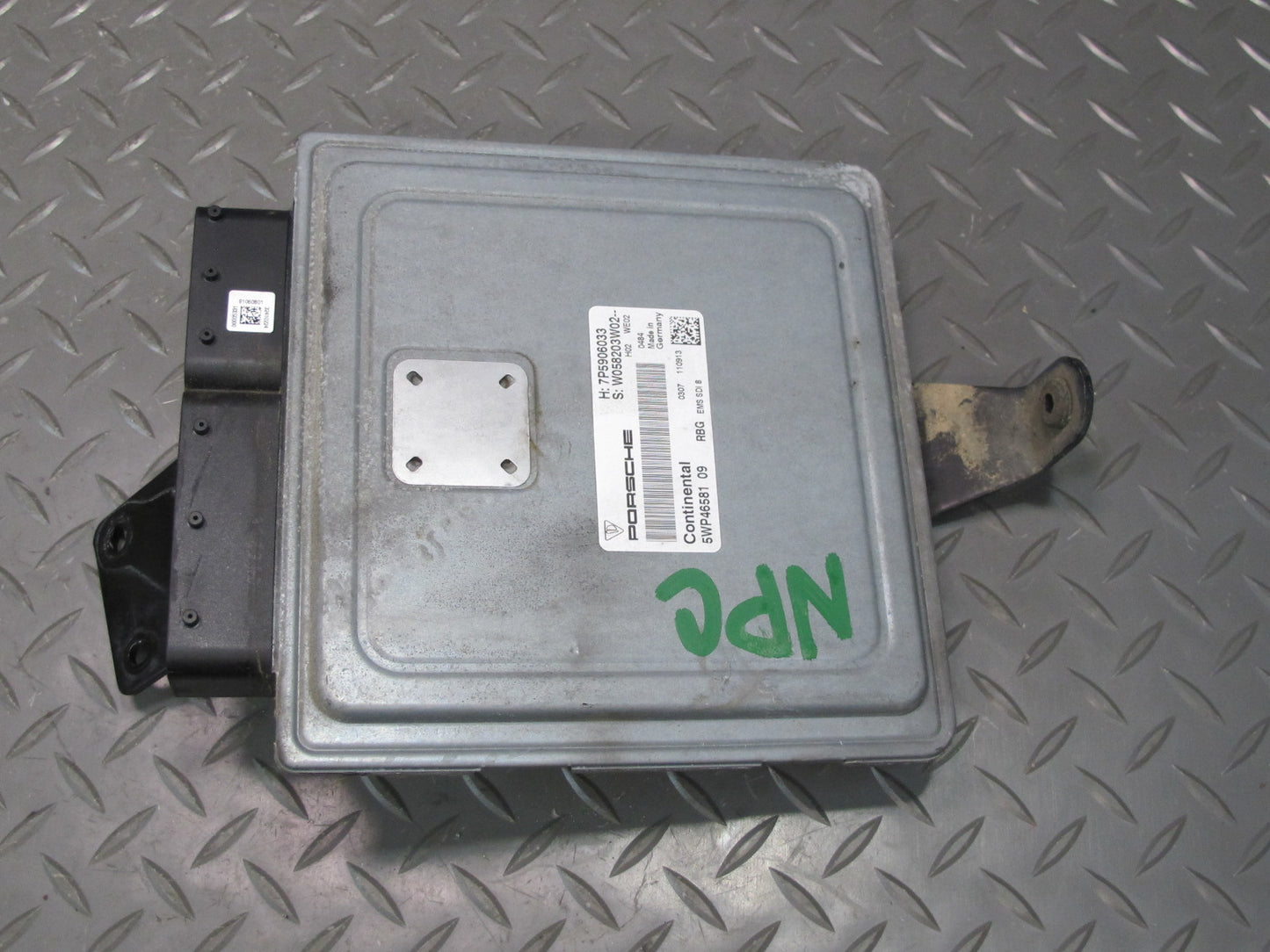 2014 Porsche Cayenne 958 4.8L W/o Turbo ECU Module Ignition Door Lock KEY Set