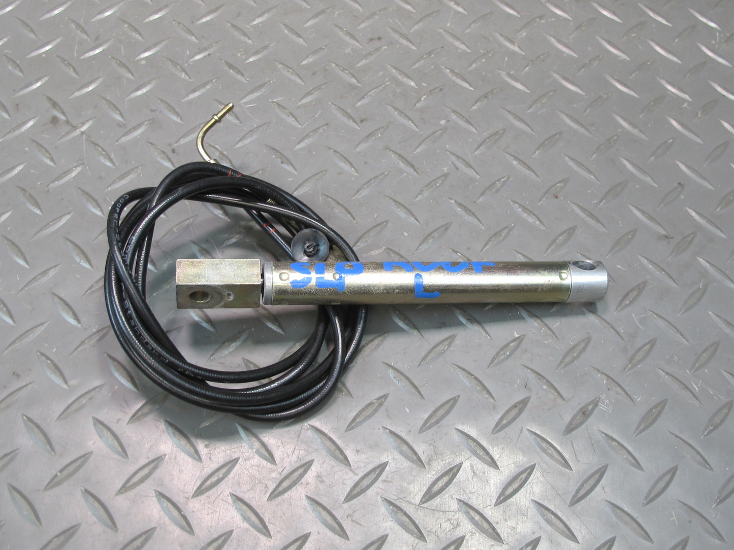 03-12 Mercedes R230 SL500 Convertible Left TOP Roof Hydraulic Cylinder OEM