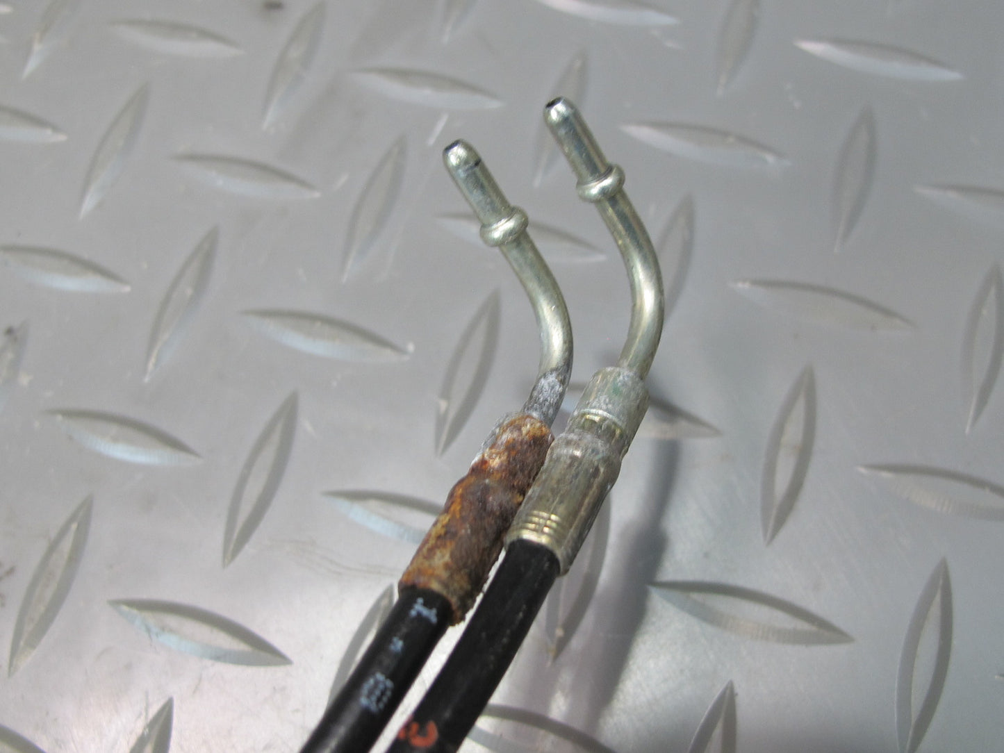 03-12 Mercedes R230 SL500 Convertible Left Trunk Lid Drive Cylinder Support OEM