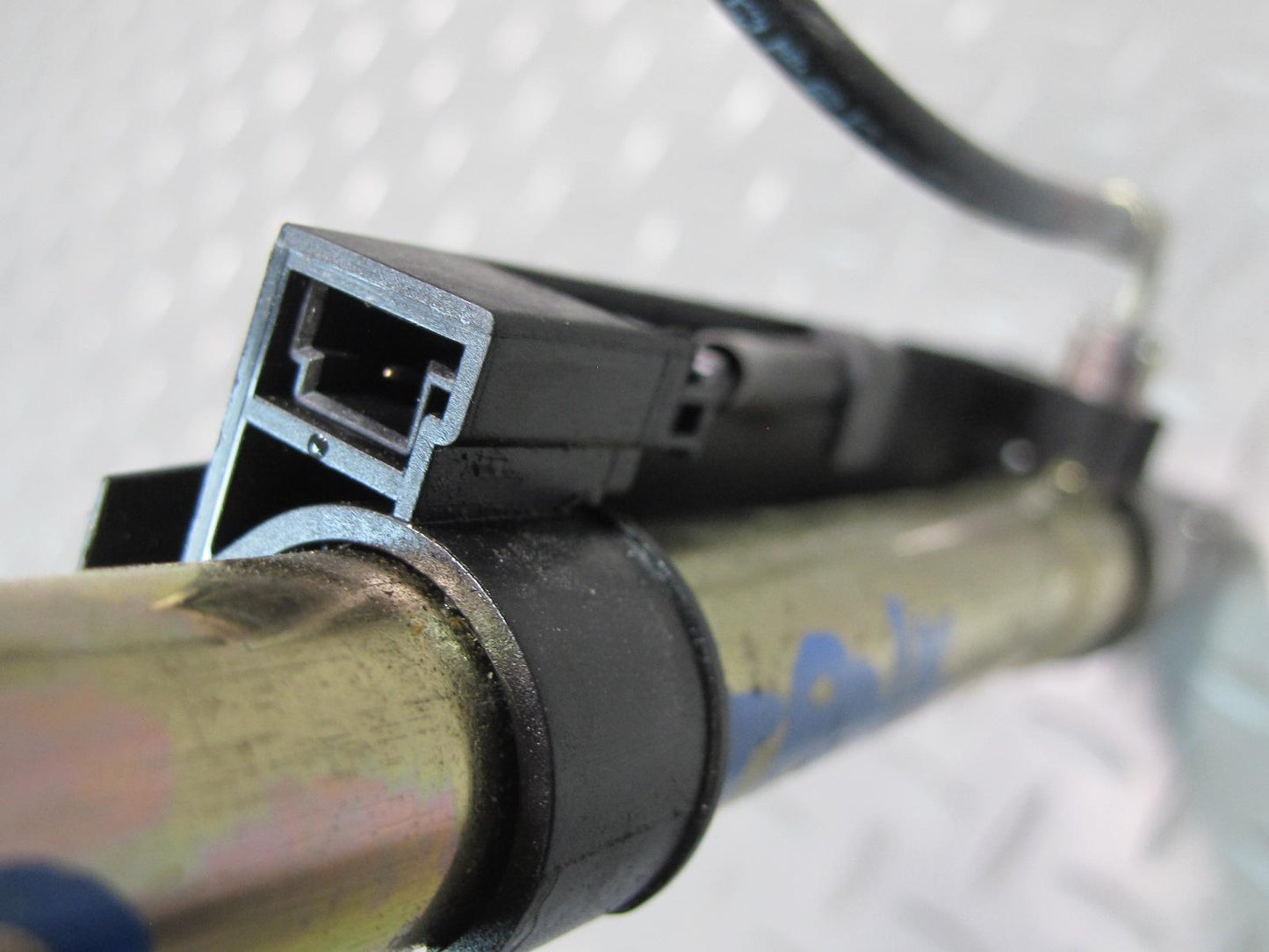 03-12 Mercedes R230 SL500 Convertible Left Trunk Lid Drive Cylinder Support OEM