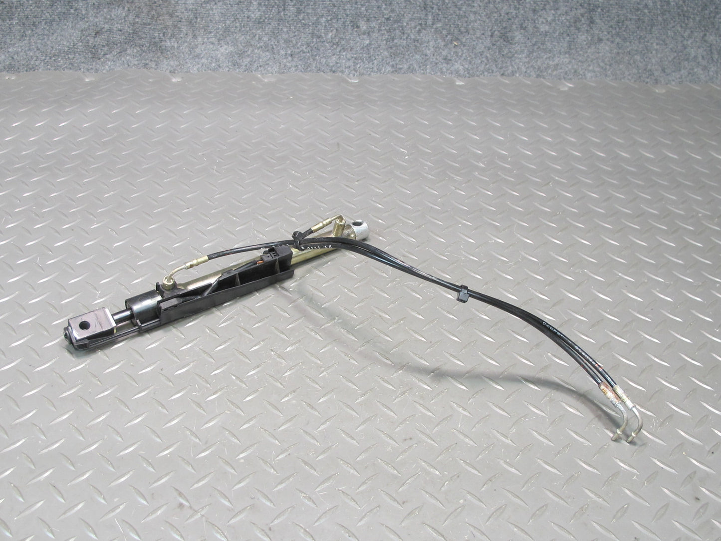 03-12 Mercedes R230 SL500 Convertible Left Trunk Lid Drive Cylinder Support OEM