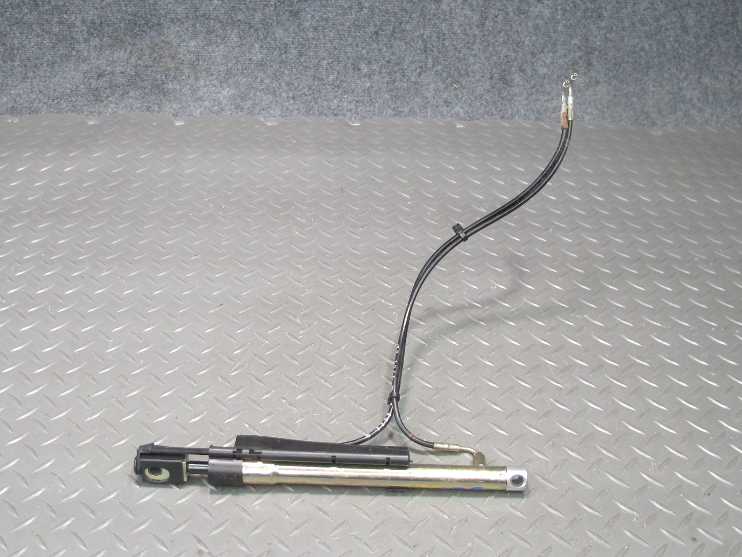 03-12 Mercedes R230 SL500 Convertible Left Trunk Lid Drive Cylinder Support OEM