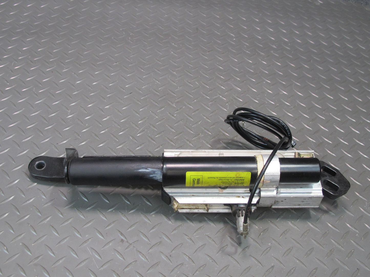 03-12 Mercedes R230 SL500 Convertible Left Roll Bar Lock Pawl Cylinder OEM