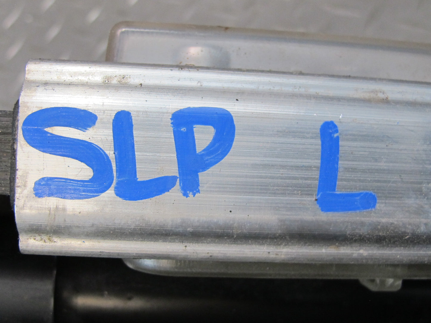 03-12 Mercedes R230 SL500 Convertible Left Roll Bar Lock Pawl Cylinder OEM