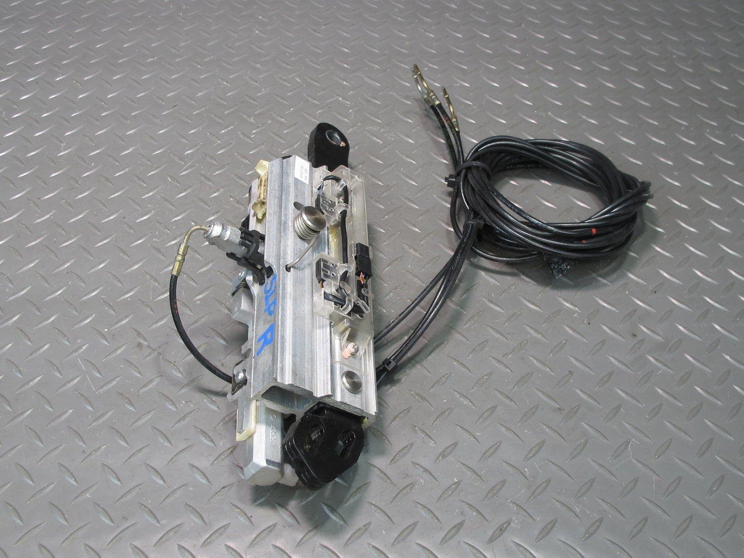 03-12 Mercedes R230 Sl-class Convertible Rear Right Pawl Cylinder Support OEM