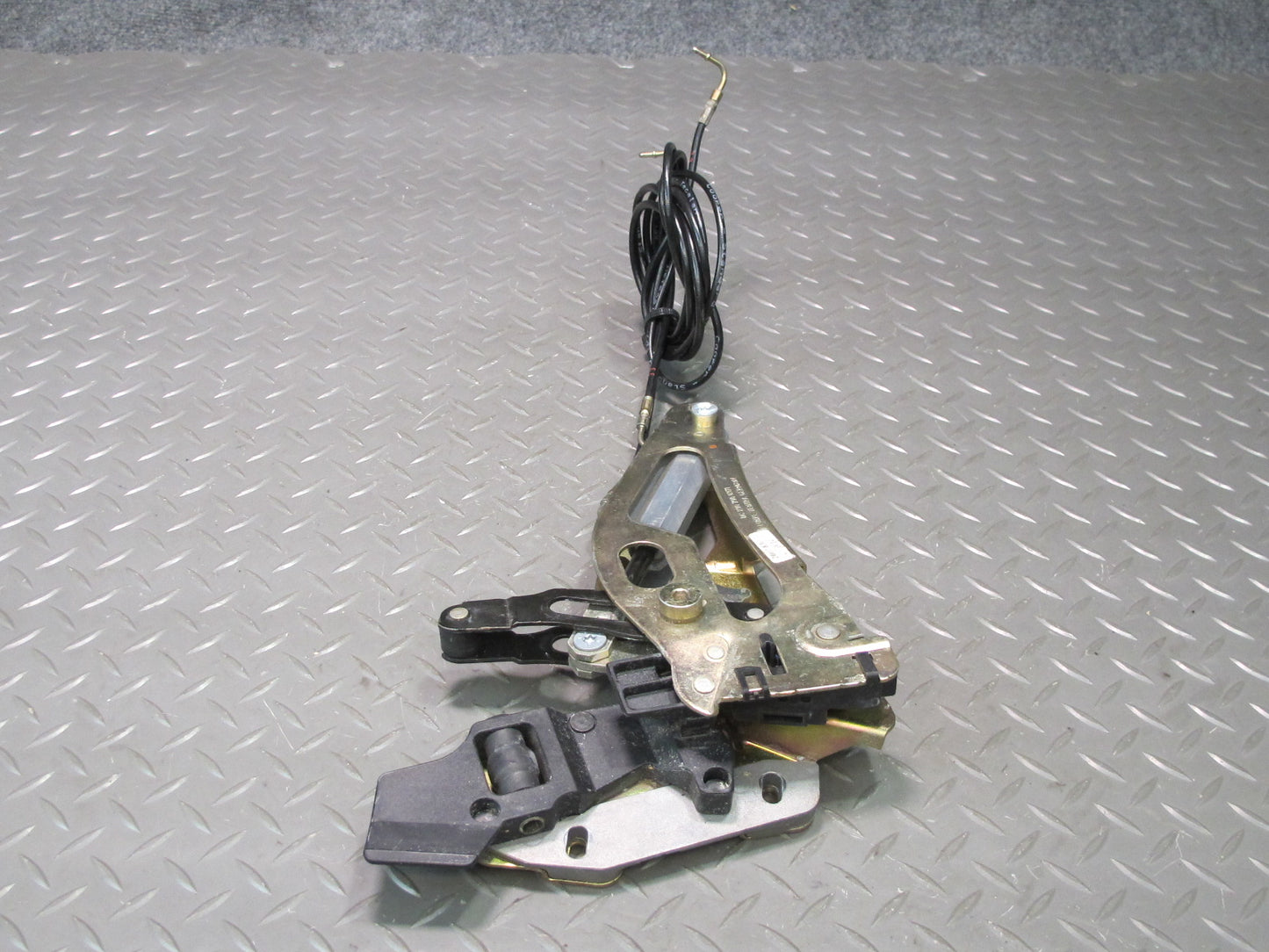 03-12 Mercedes R230 SL500 Rear Right & Left Trunk Lock Frame Cylinder Set OEM