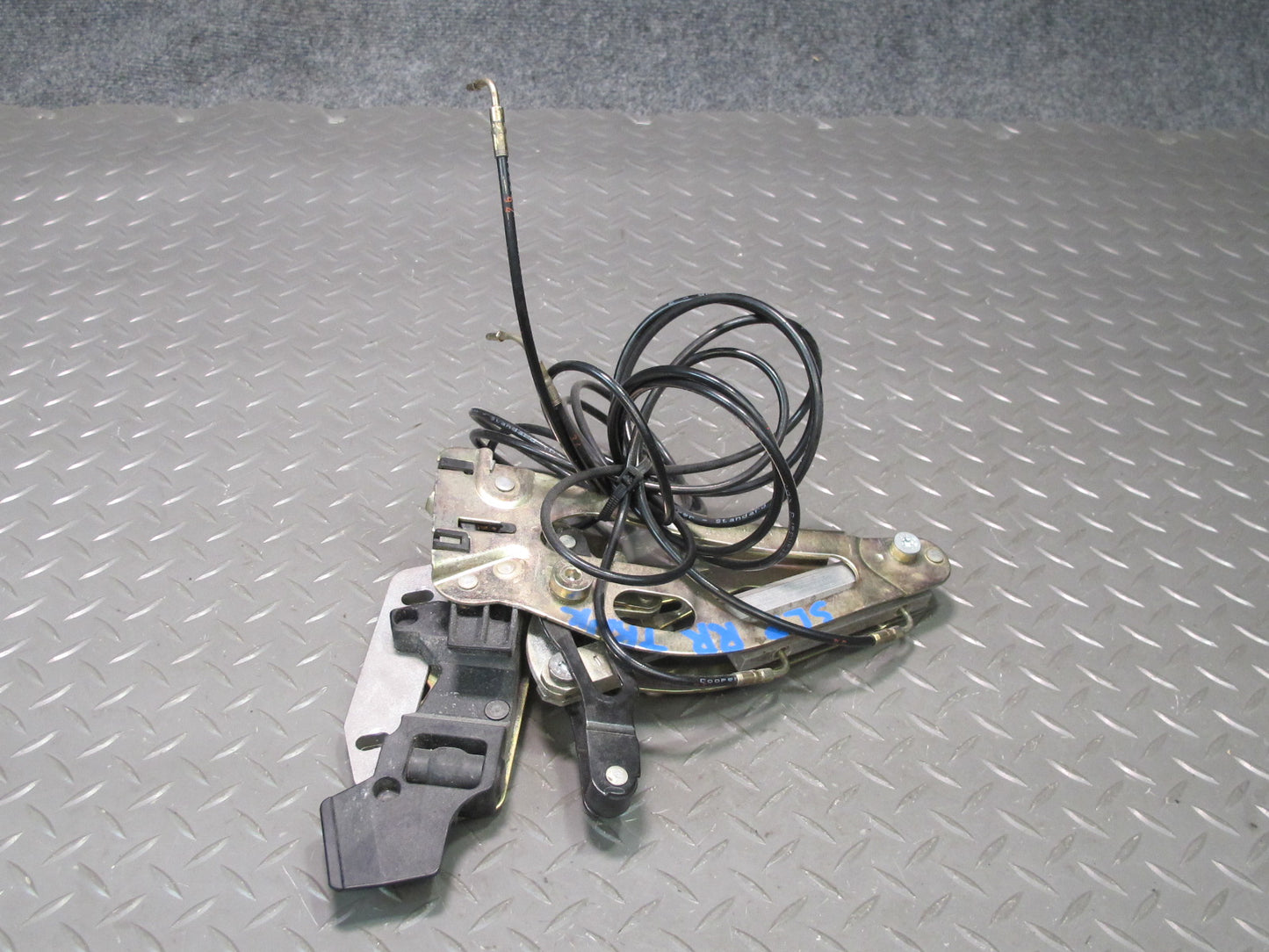 03-12 Mercedes R230 SL500 Rear Right & Left Trunk Lock Frame Cylinder Set OEM