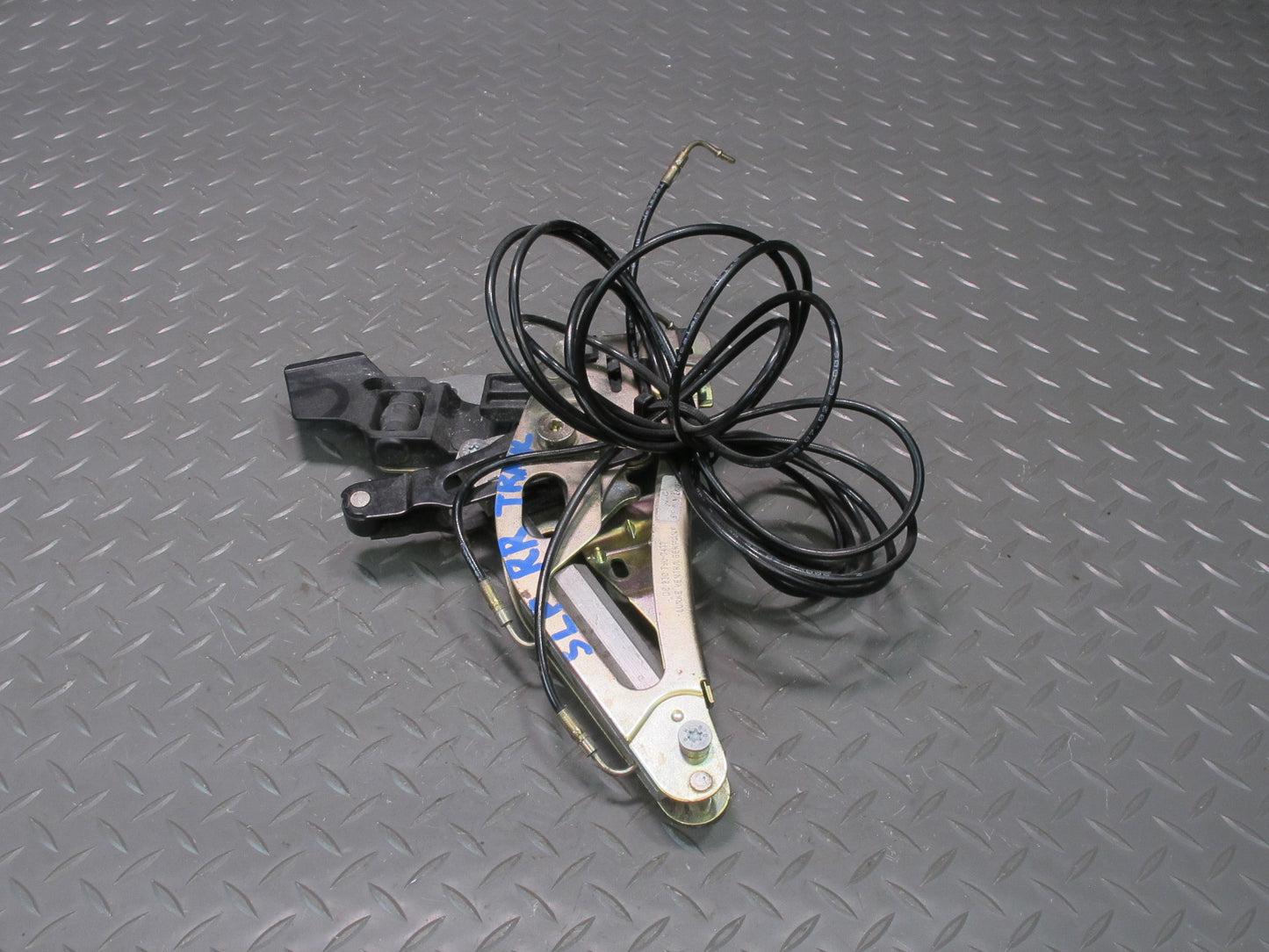 03-12 Mercedes R230 SL500 Rear Right & Left Trunk Lock Frame Cylinder Set OEM