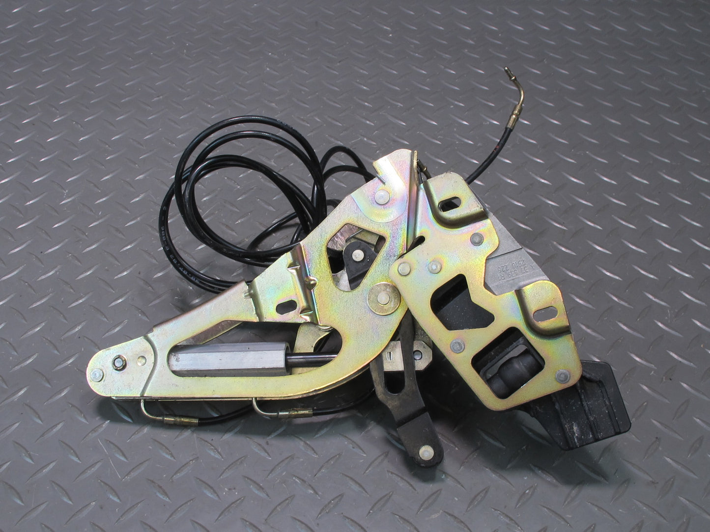 03-12 Mercedes R230 SL500 Rear Right & Left Trunk Lock Frame Cylinder Set OEM